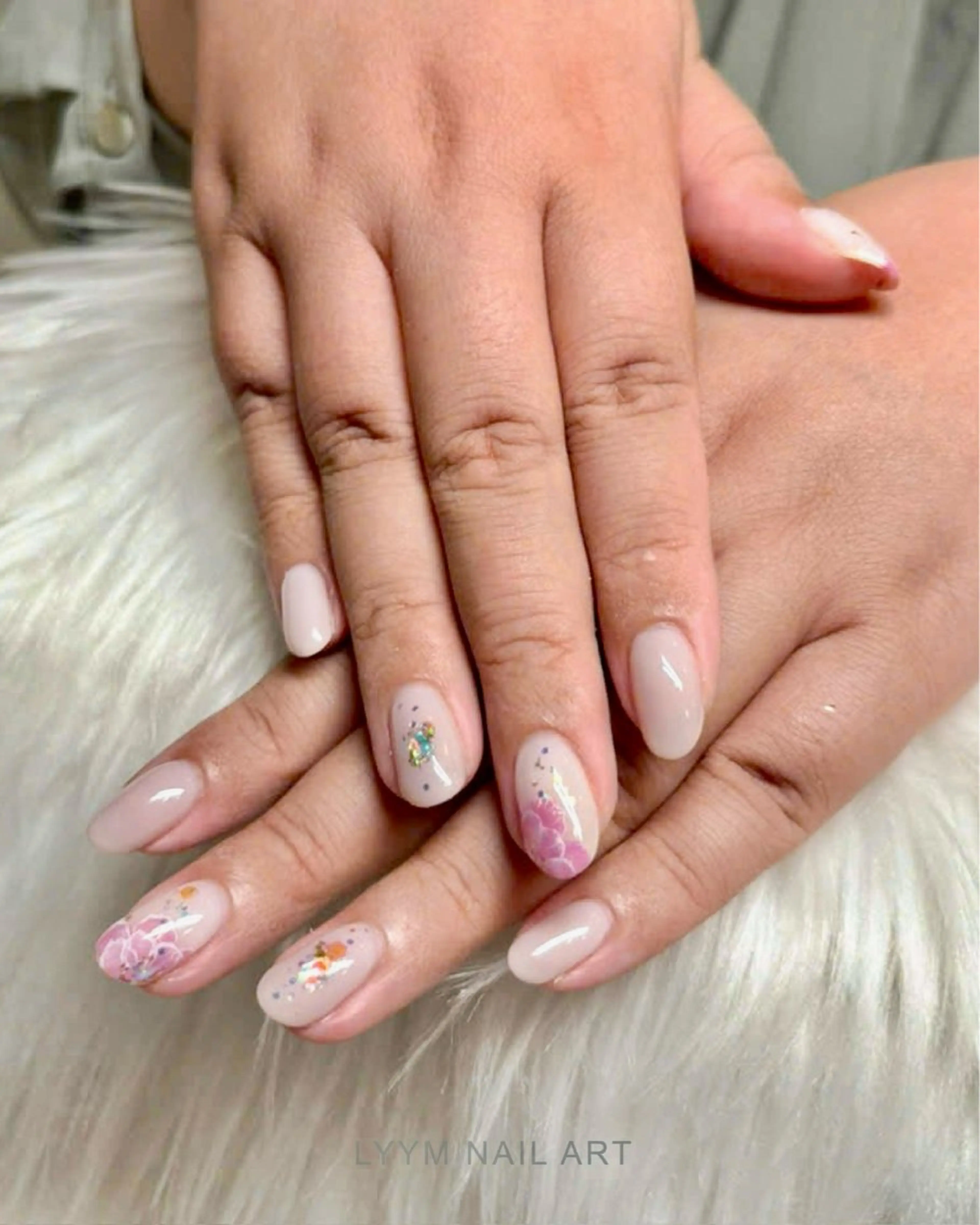 ネイル アートネイル フラワーネイル 韓国ネイル 春ネイル ストーンネイル ハンドネイル LYYM Salonのネイルデザイン