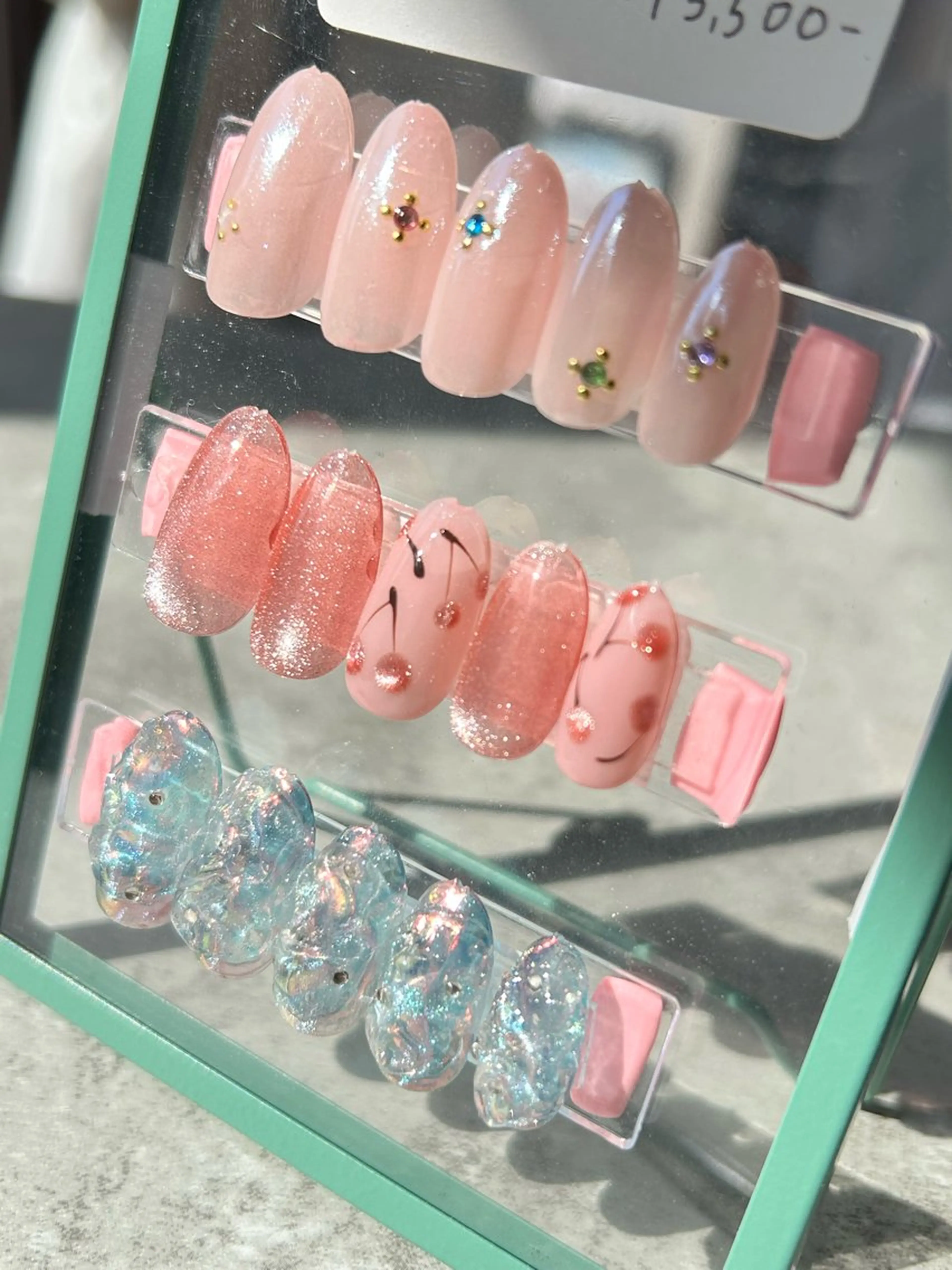 ネイル ハンドネイル sara +のネイルデザイン