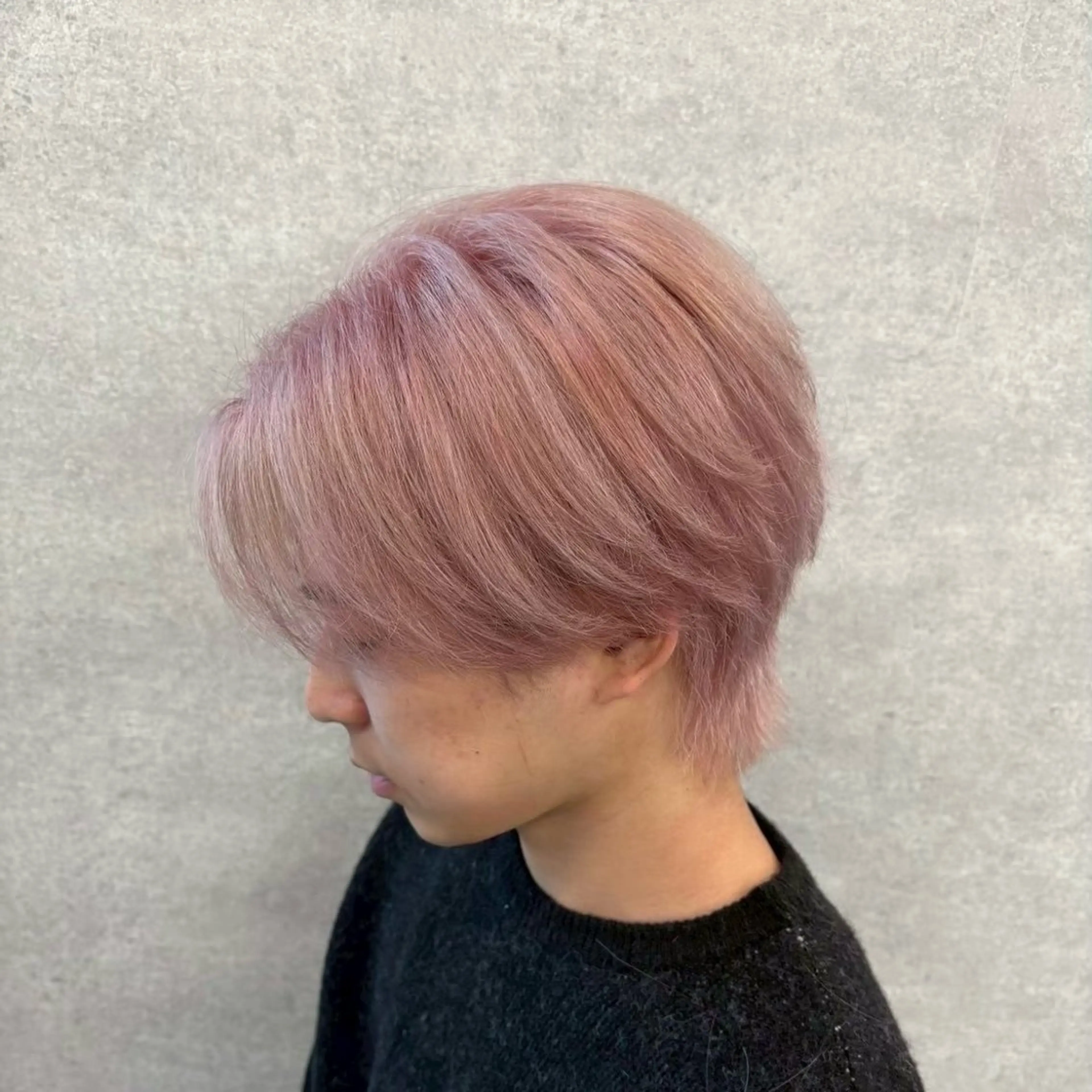 カラー メンズ メンズブリーチ フェードカット ベージュカラー ブリーチ ピンクカラー ヘアカラー カラー/フェード/ パーマ/たくぼーのヘアスタイル
