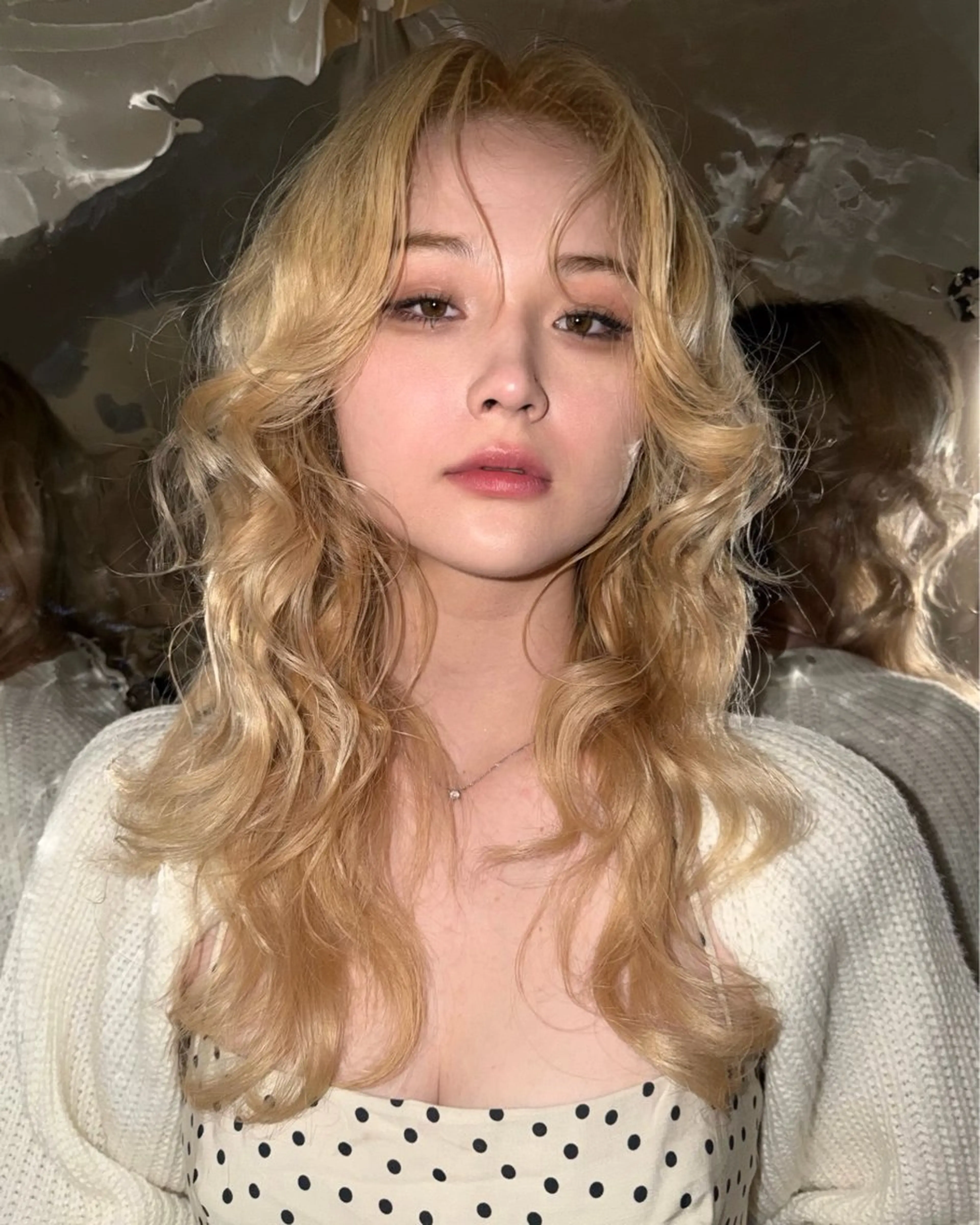 ロング カラー カット ヘアカラー トリートメント 抜きっぱなしブロンド /ハイトーン/カナタのヘアスタイル