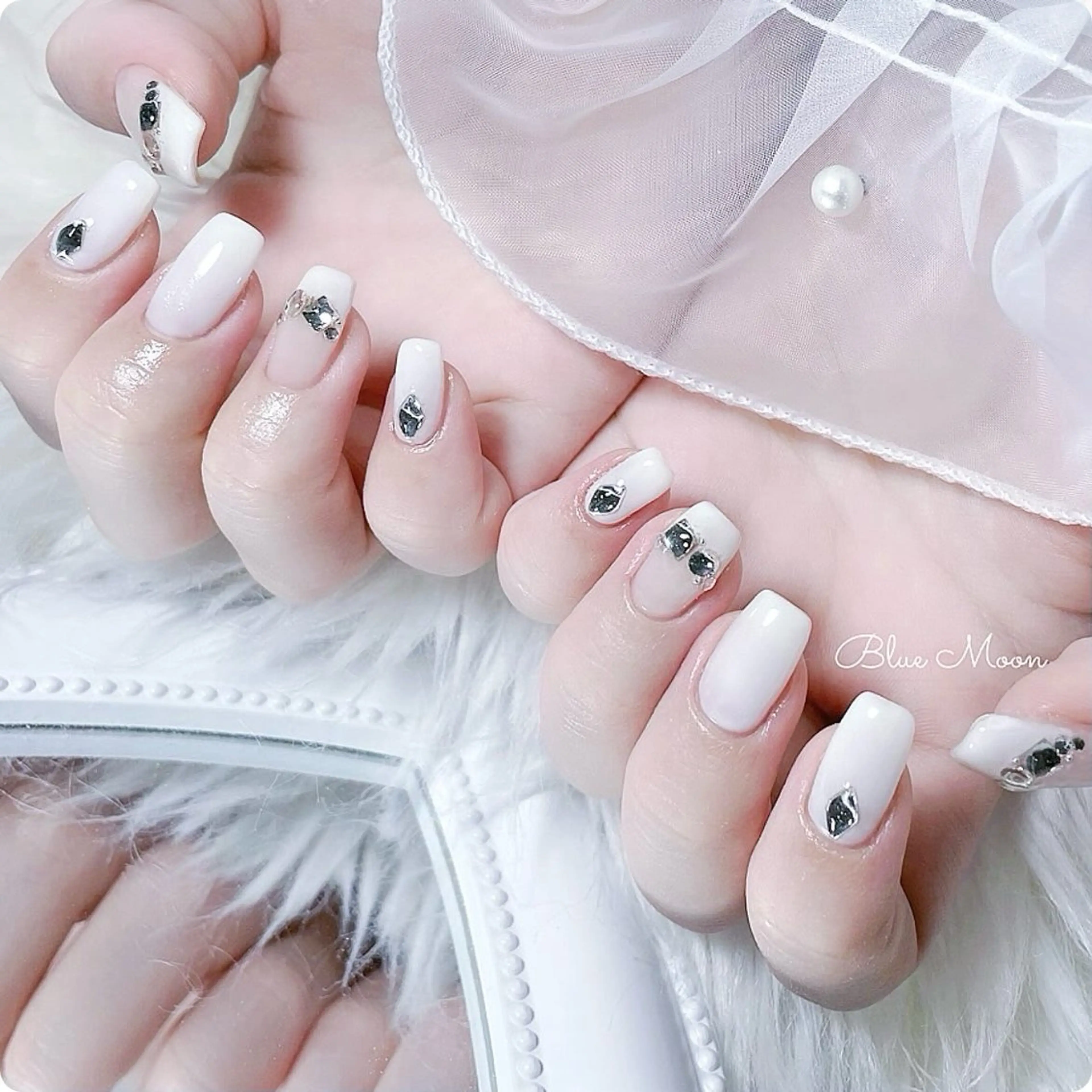 ネイル ハンドネイル フットネイル ハンドケア nail salon Blue Moonのネイルデザイン