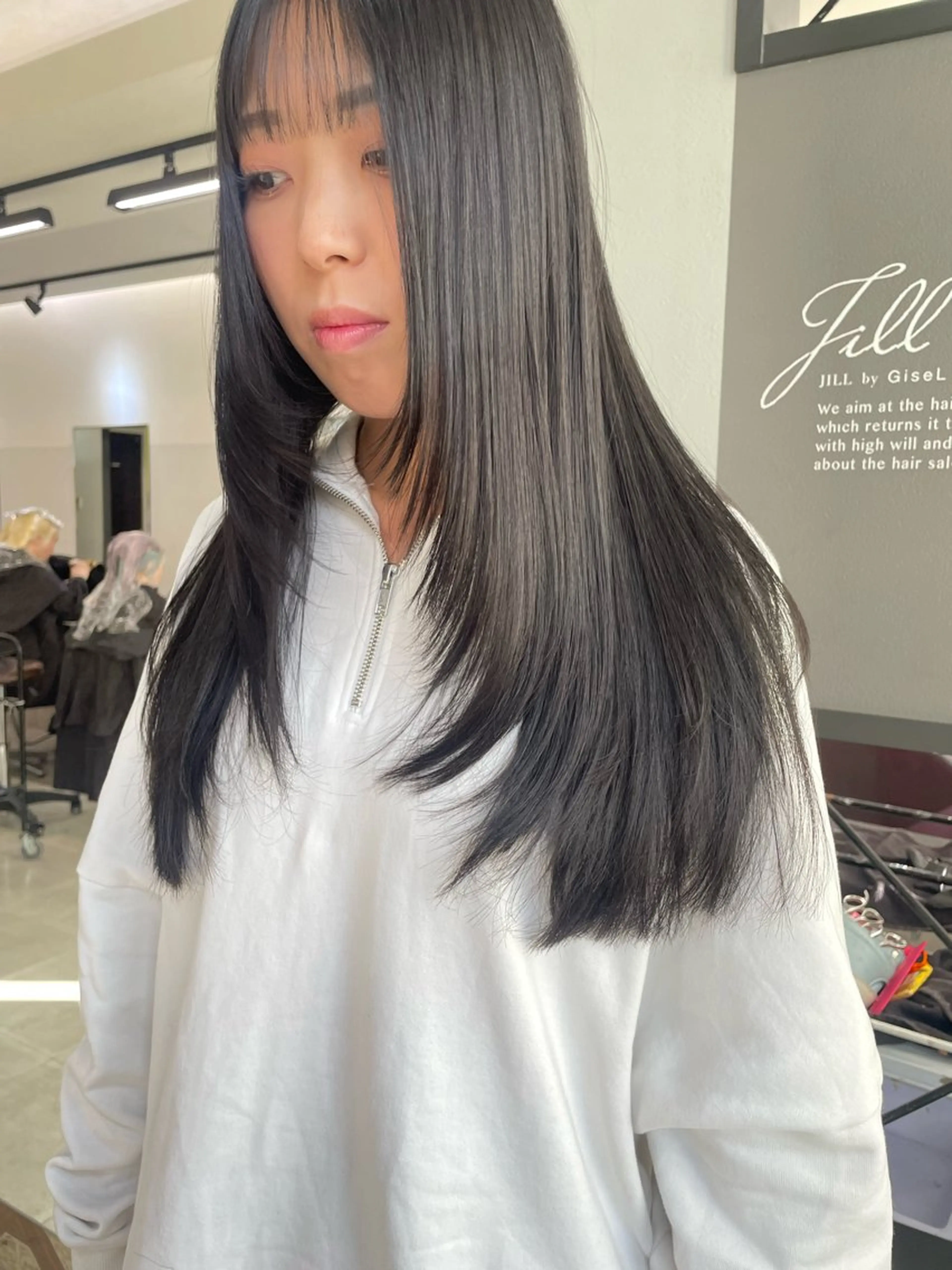 ロング カラー レイヤーカット AIRI layer cut hairのヘアスタイル