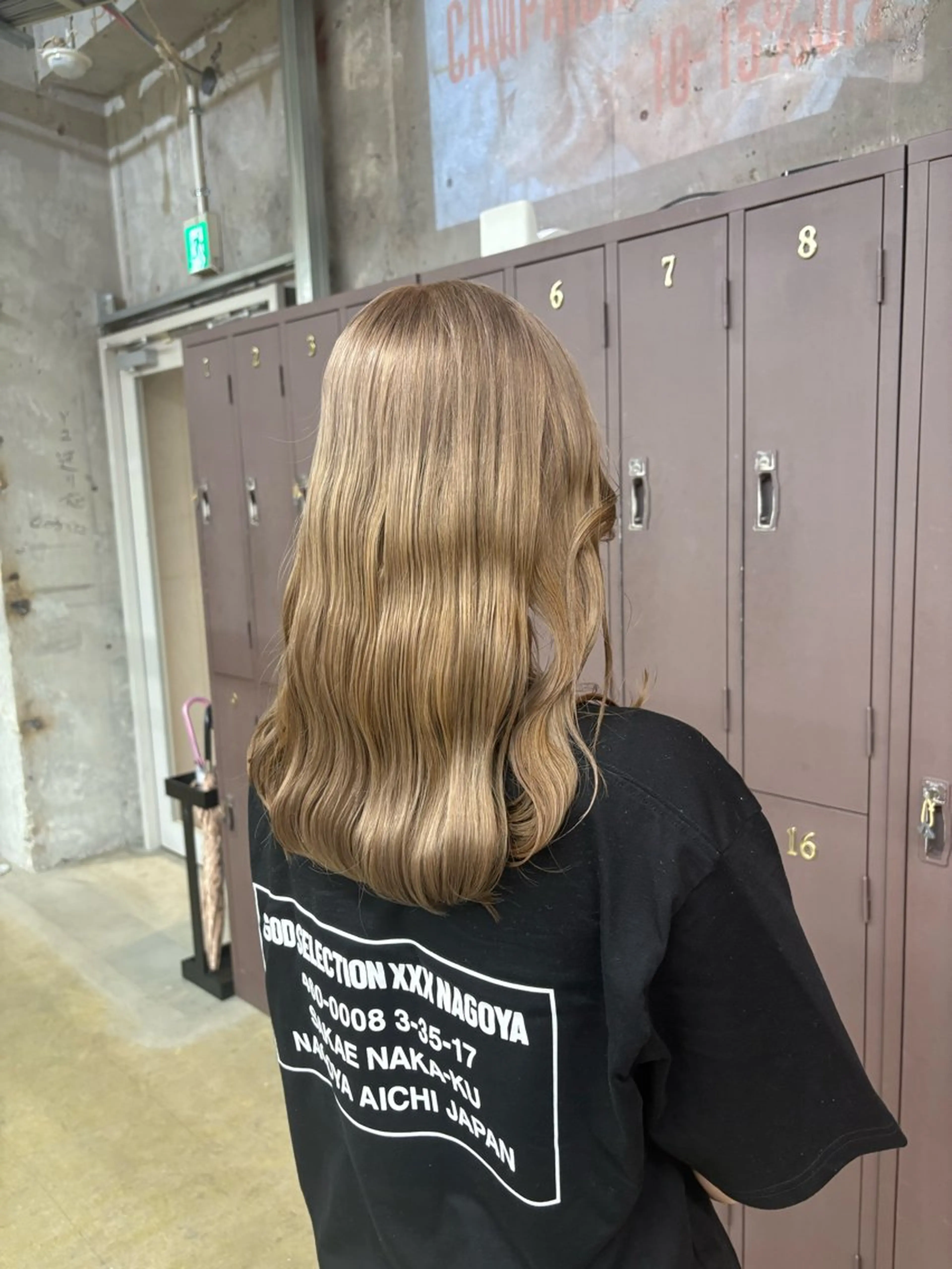 セミロング カット ヘアカラー トリートメント 鈴木瑛里／ブロンド ベージュ／男女のヘアスタイル