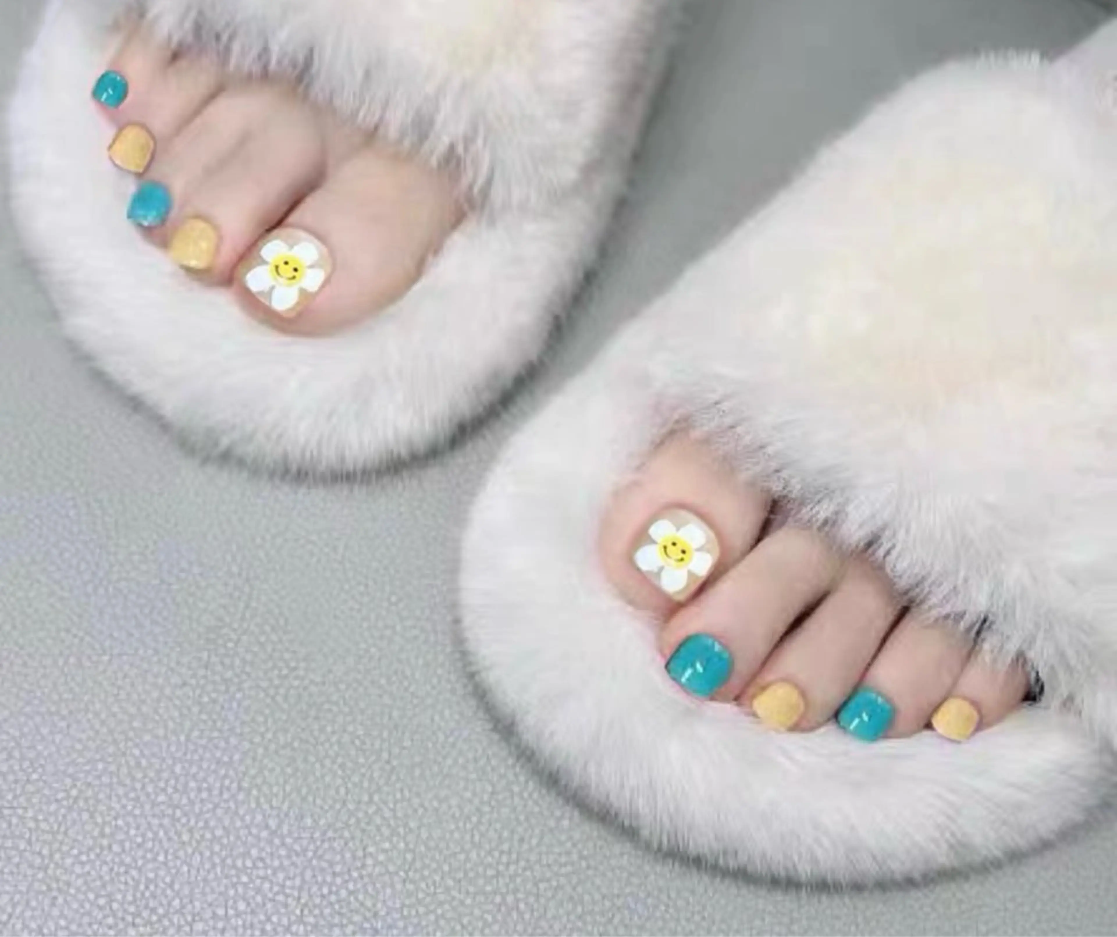 ネイル アートネイル フットネイル H3 Nail Tsuki🦋💙のネイルデザイン