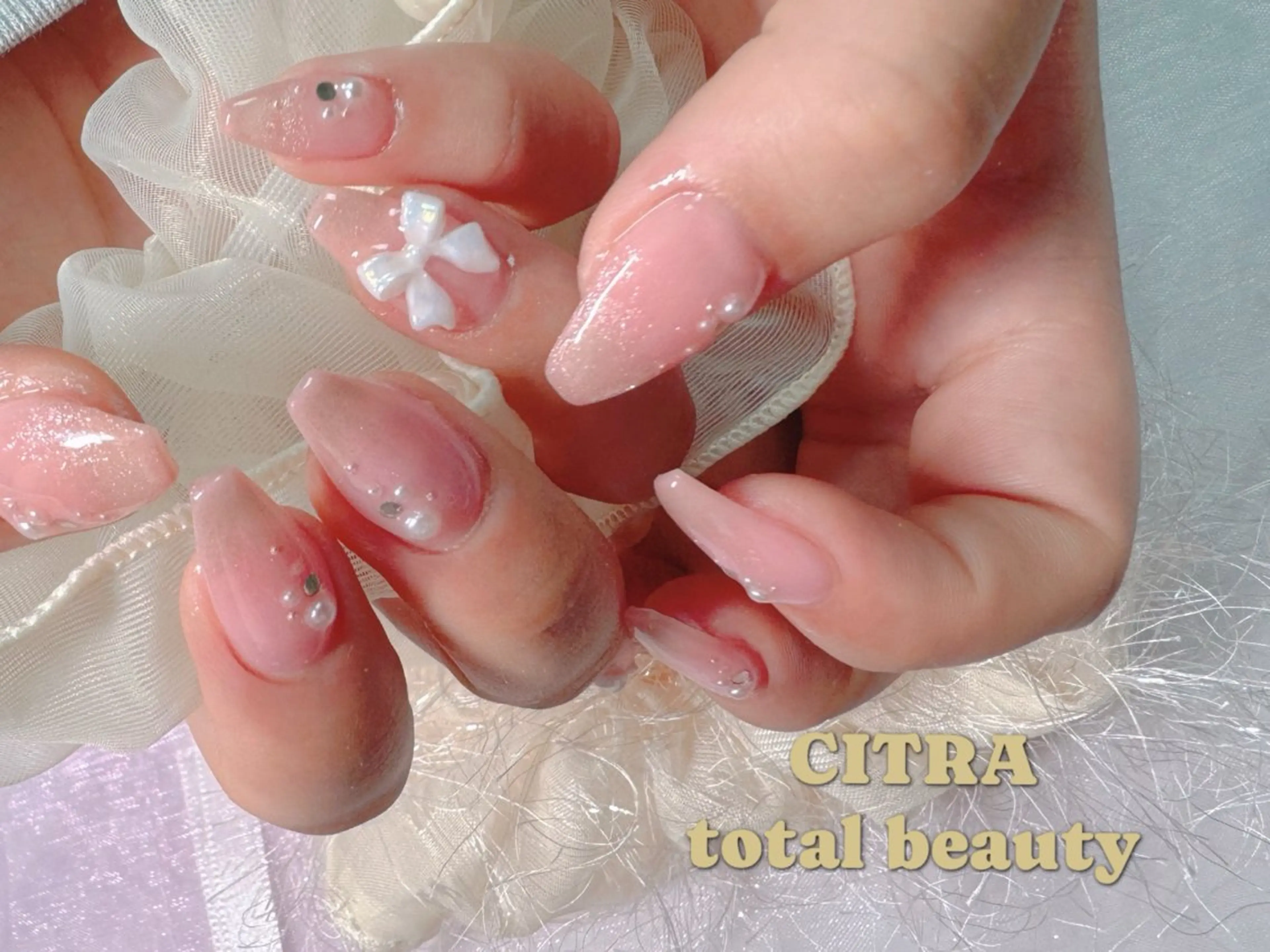 ネイル グラデーション マグネットネイル リボン ハンドネイル CITRAtotal beautyのネイルデザイン