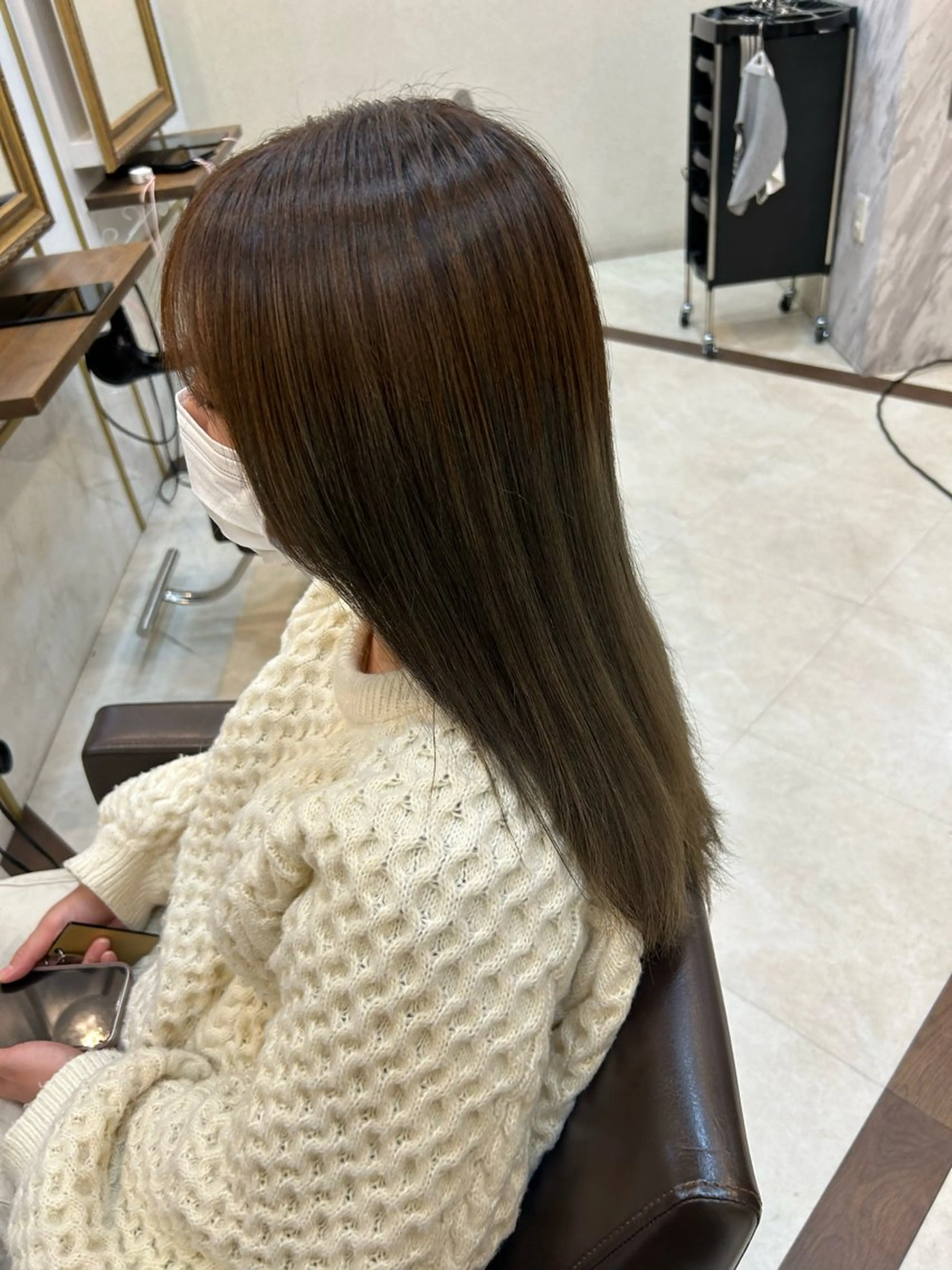 カラー オリーブカラー 善財 康葵のヘアスタイル