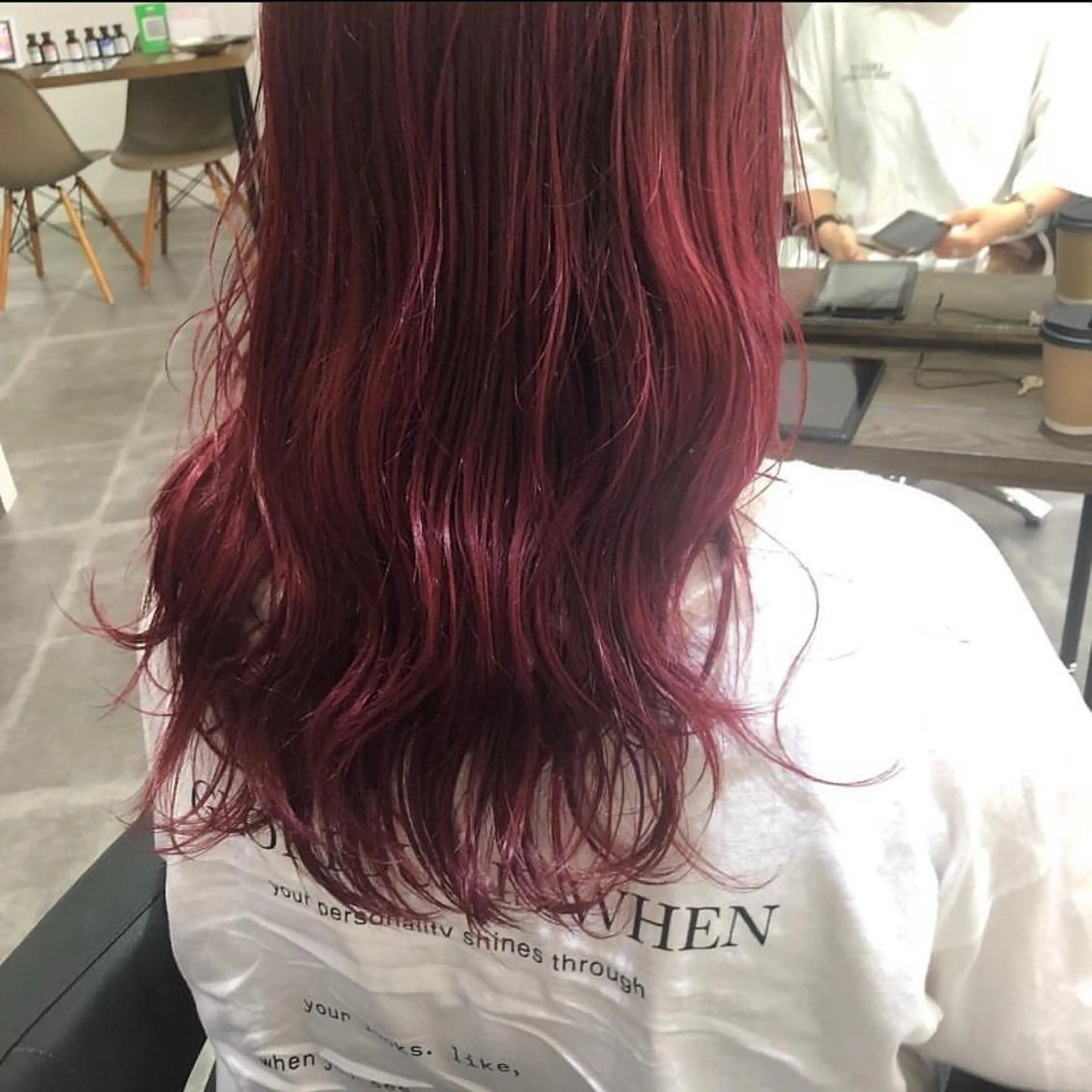 カラー 切りっぱなしボブ／ 暖色カラー／なつみのヘアスタイル