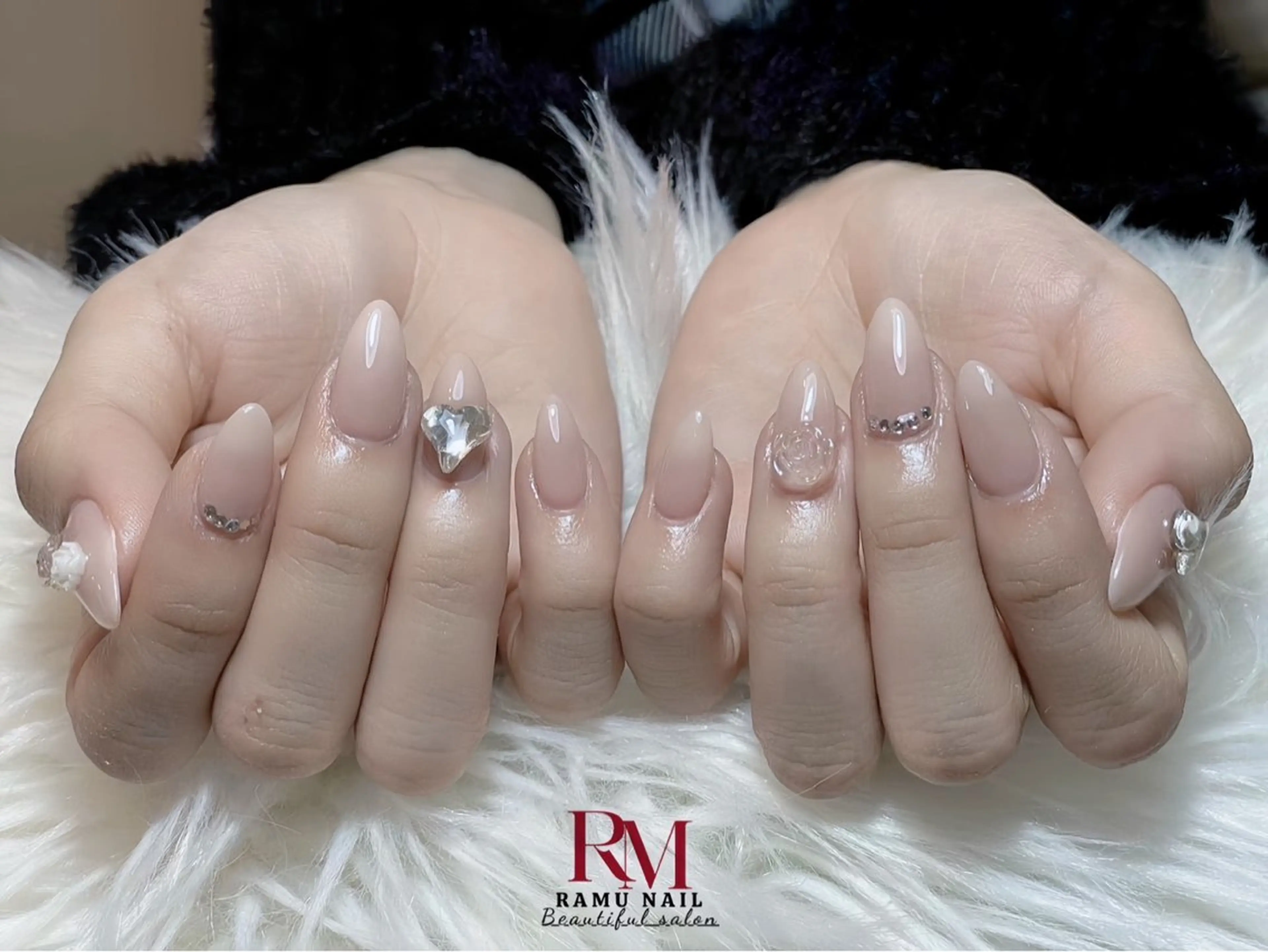 ネイル キラキラネイル マグネットネイル ミラーネイル ピンク ワンホンネイル ハンドネイル RAMU Nail 恵比寿店のネイルデザイン