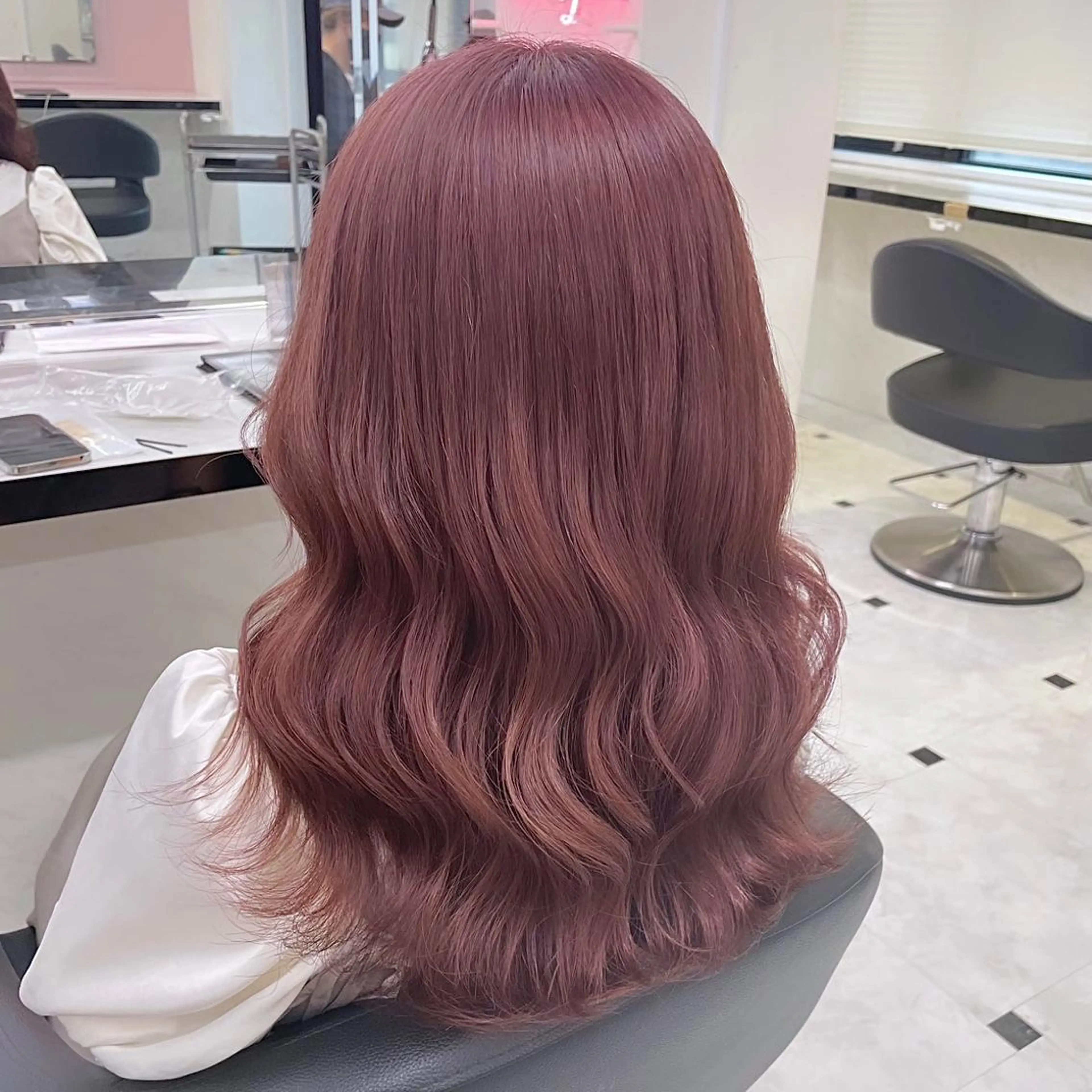 ミディアム カラー マツエク・マツパ 🩰透明感カラー♡ UTA🩰のヘアスタイル