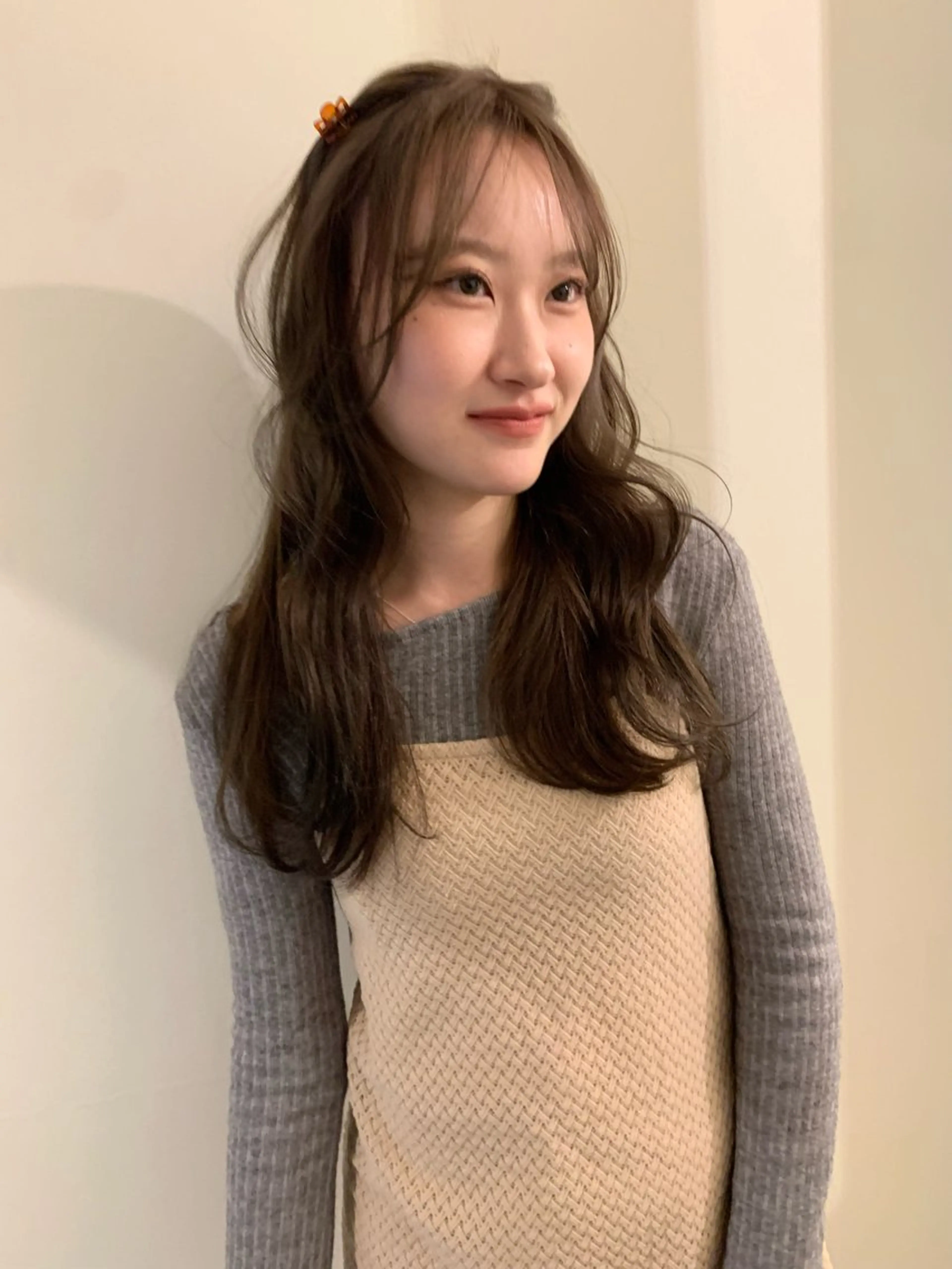 ロング カラー ブリーチ グレージュ カット ヘアカラー 落合希 Olivebeigeのヘアスタイル