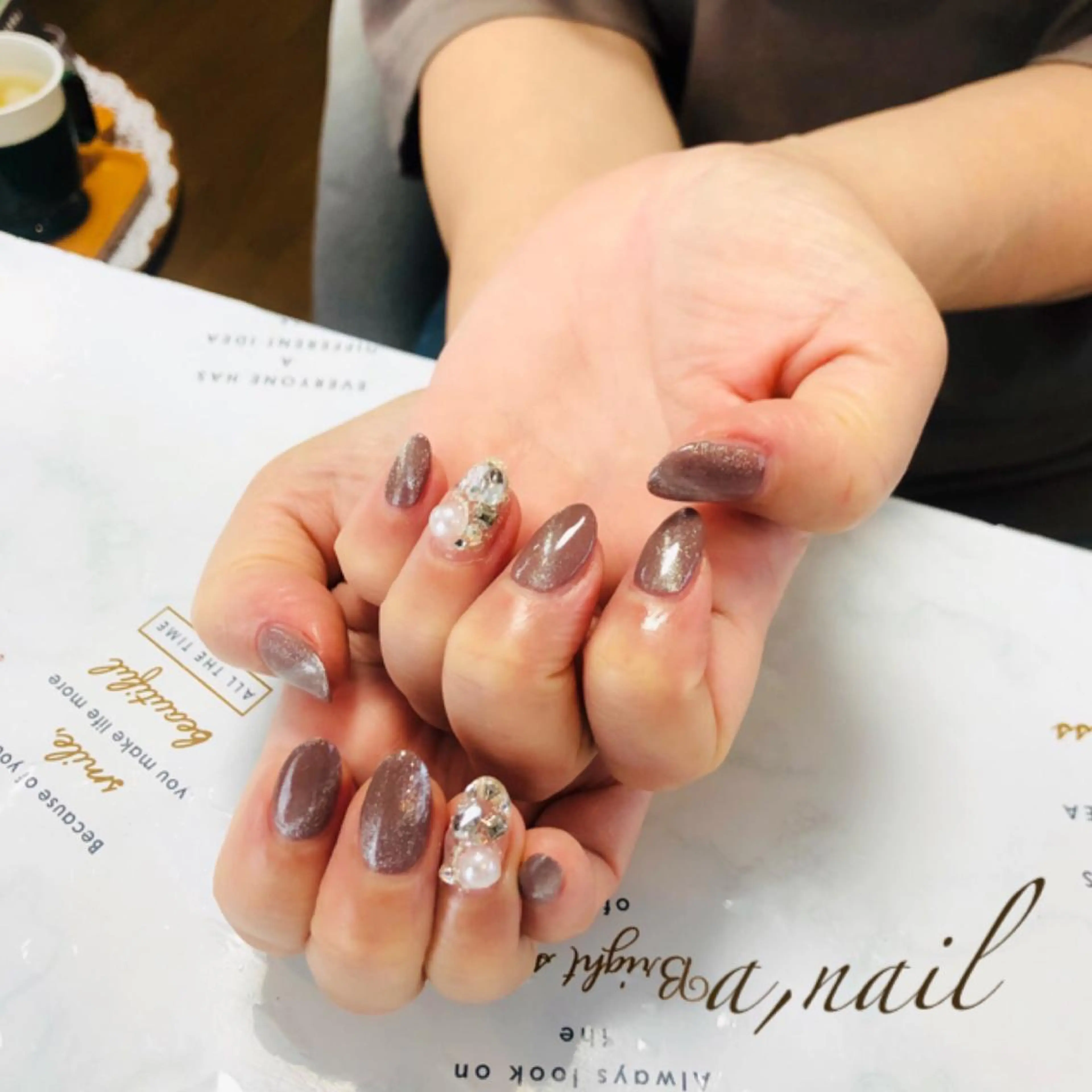 ネイル フットネイル ジェルネイル グラデーション ラメ(グリッター) ラメグラデーション ハンドネイル ネイルサロン エーネイルのネイルデザイン