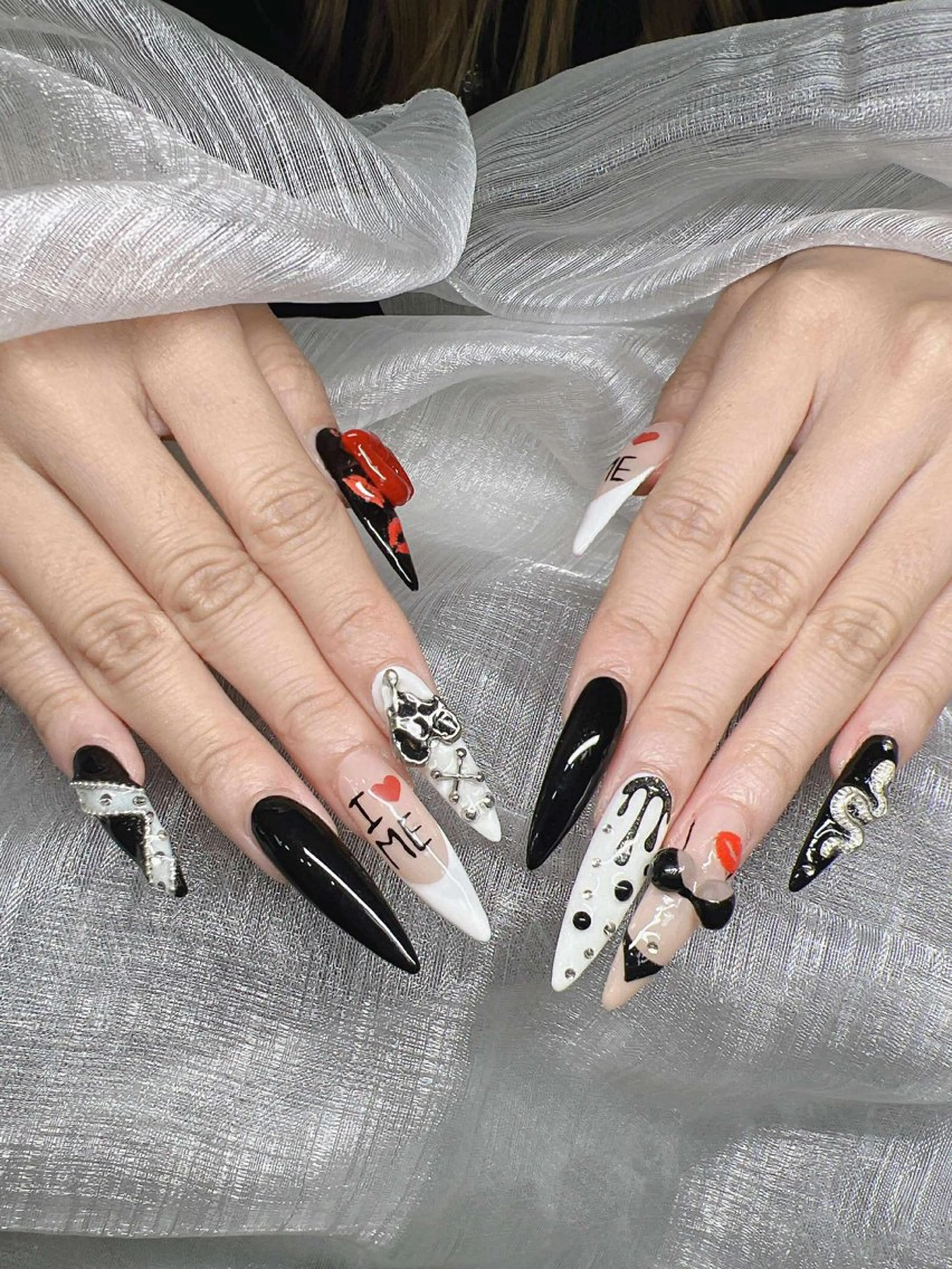 ネイル 長さ出し グラデーション 卒業式 キラキラネイル マグネットネイル ハンドネイル Lee Nailsのネイルデザイン
