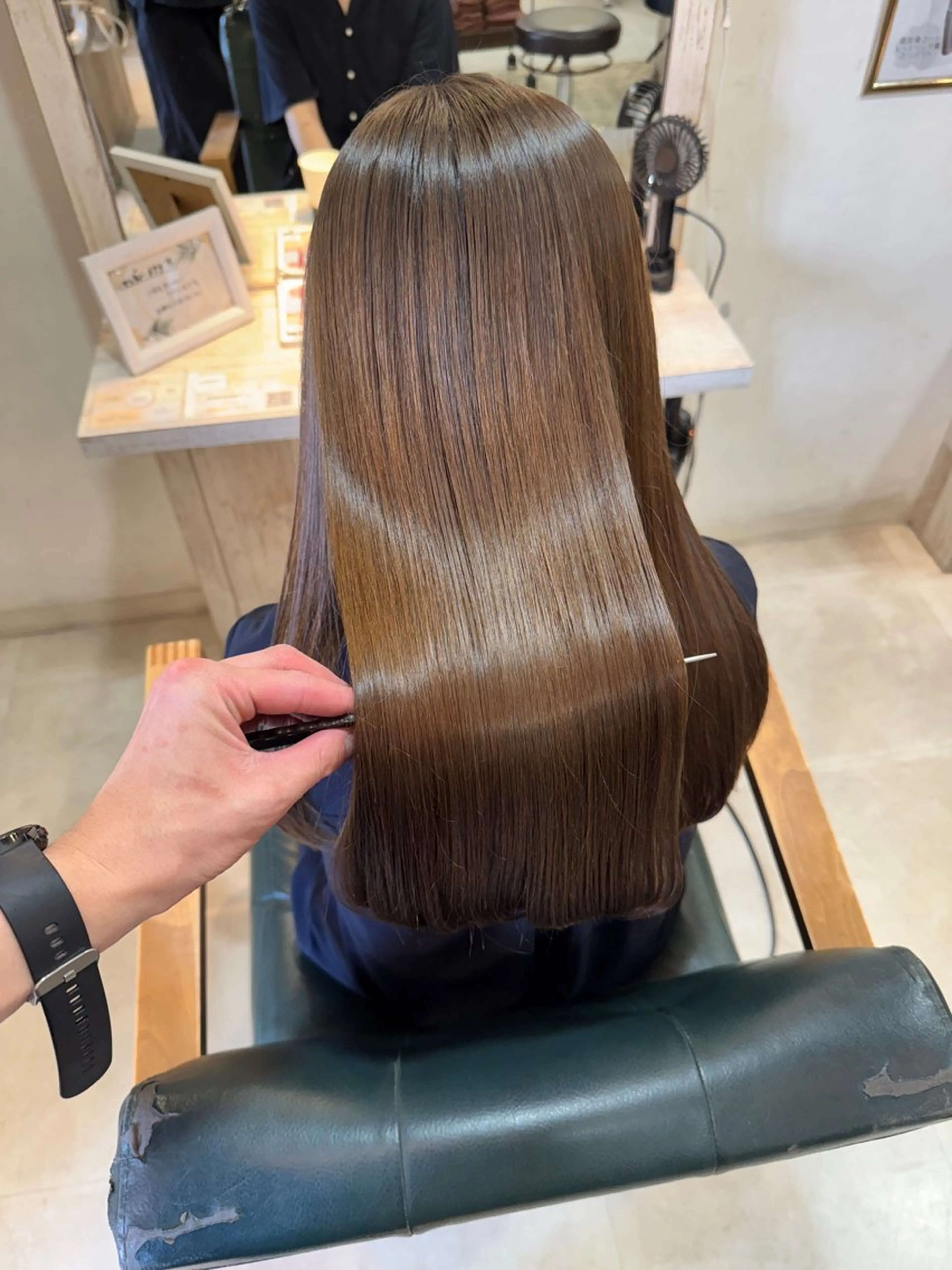 ロング カラー カット ヘアカラー トリートメント ☘️髪質改善縮毛 ☘️大人ショートのヘアスタイル