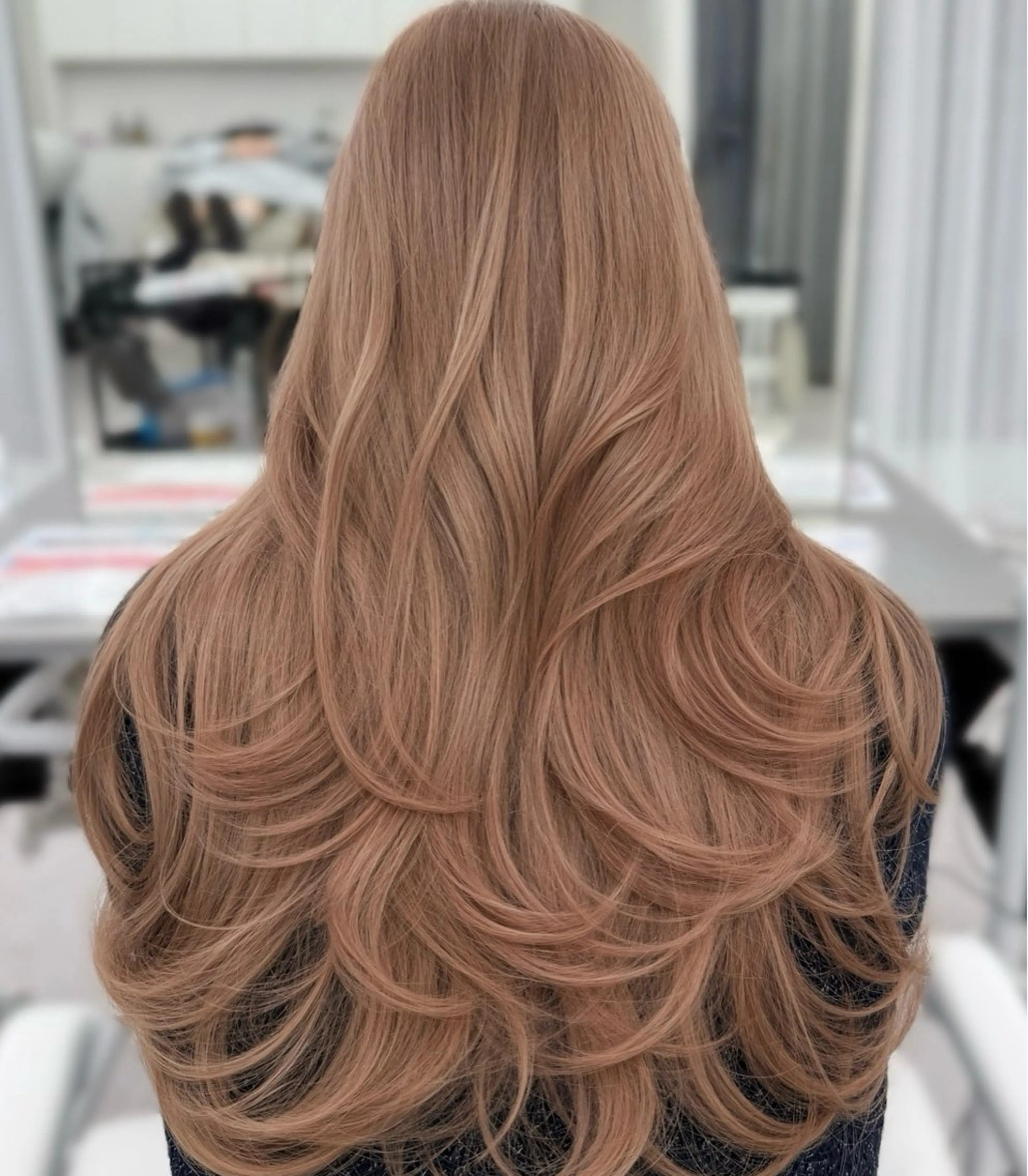 ロング カラー ヘアカラー トリートメント 顔まわりの神様✨ 透明感カラー藤嶋秀幸のヘアスタイル