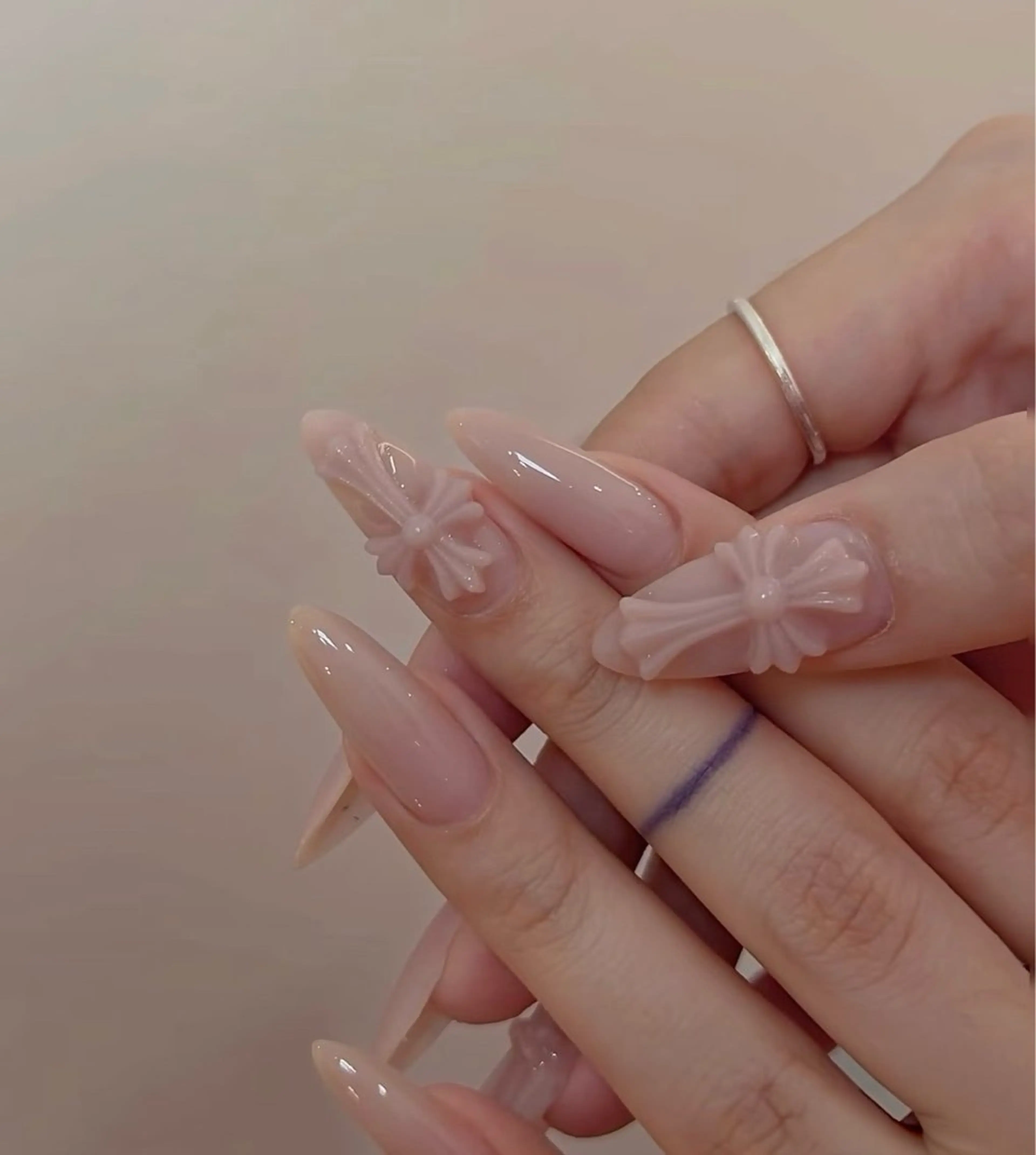 【HAND】人気NO.1ワンカラー×クロムハーツパーツ2個！の写真