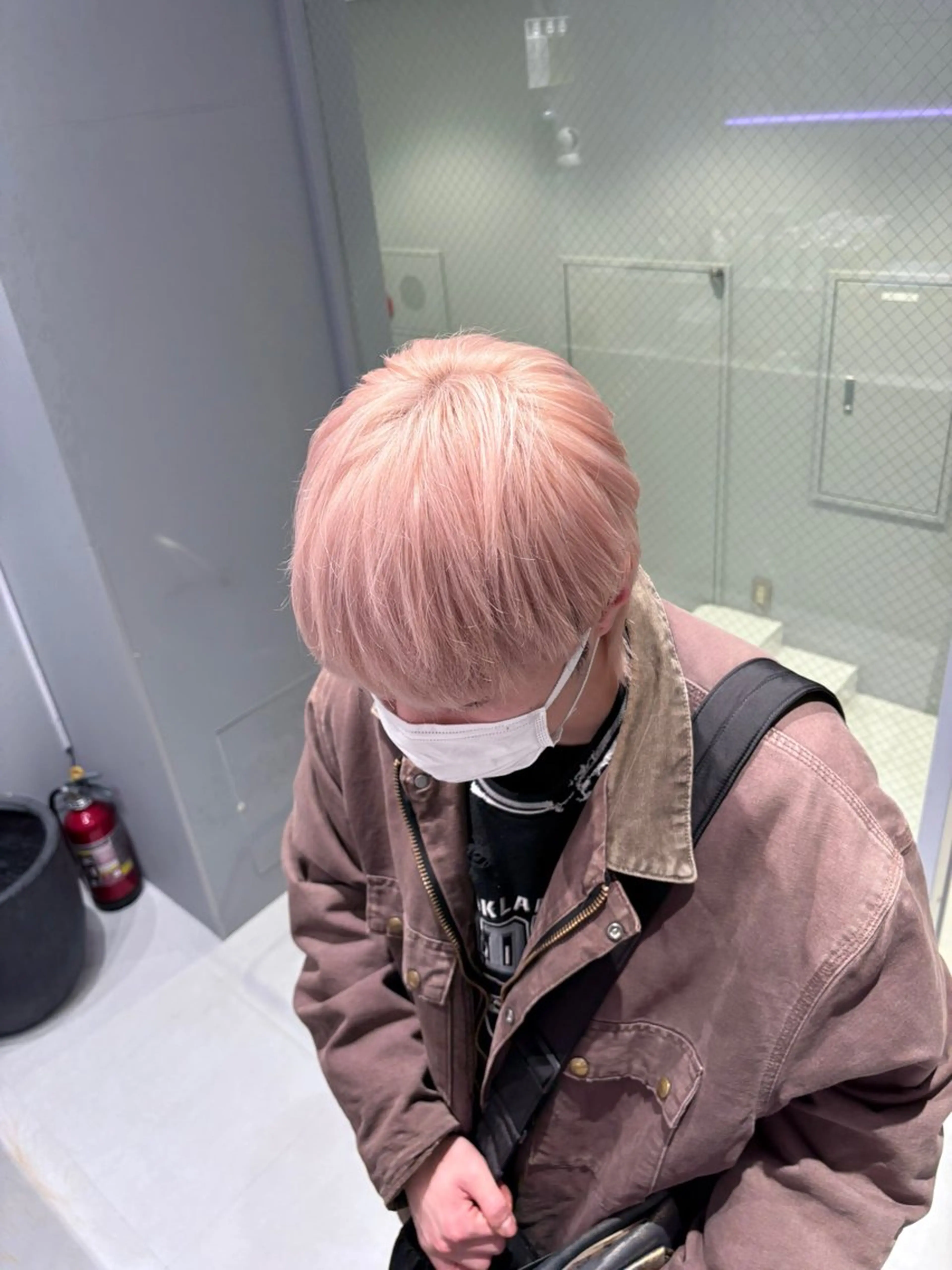 ショート カラー メンズ カット ヘアカラー トリートメント 菜々🫧新宿 透明感ケアブリーチのヘアスタイル