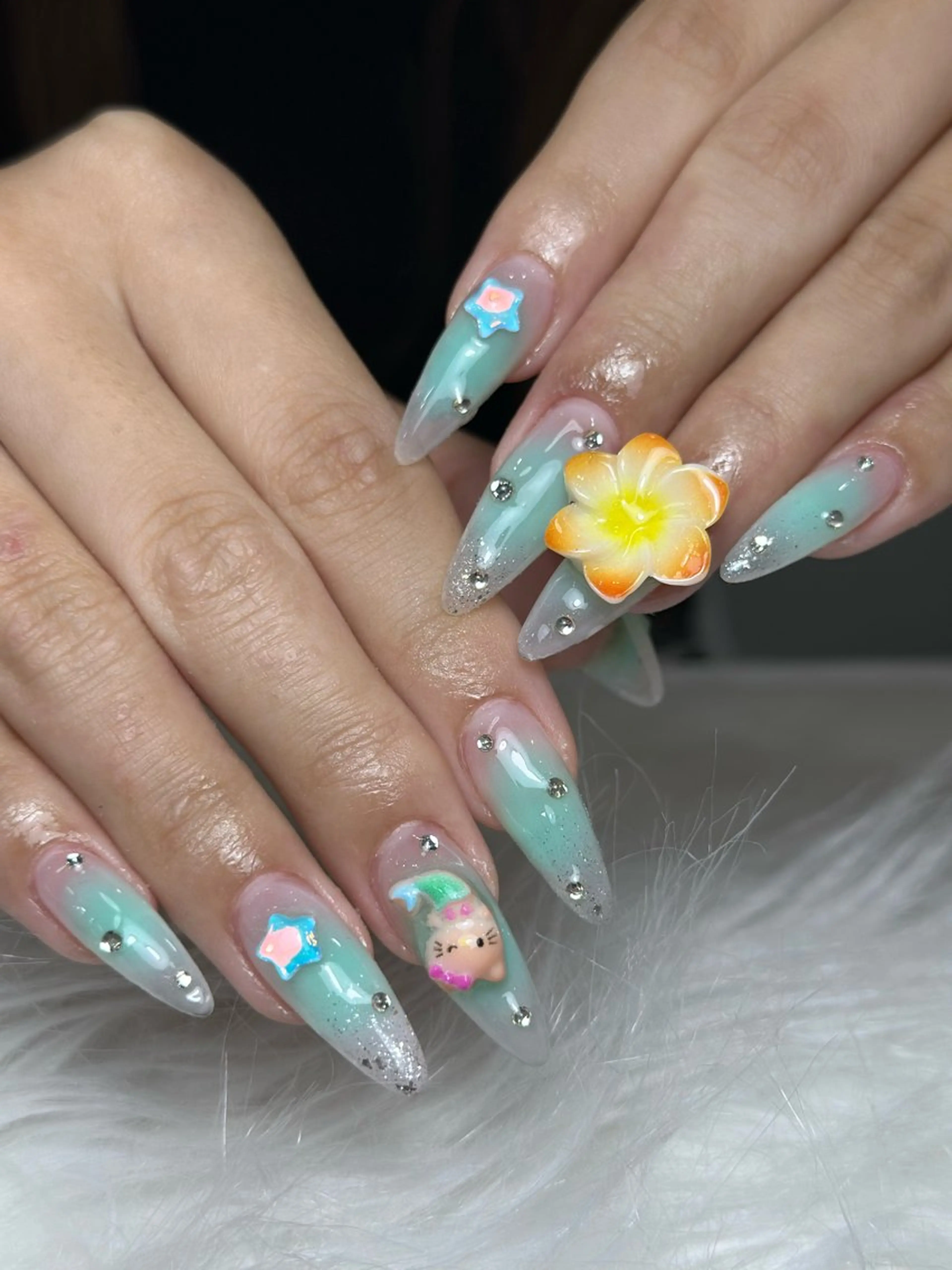 ネイル フレンチネイル グラデーション 韓国ネイル マグネットネイル シンプルネイル ハンドネイル CoMo Nail Studio所属・CoMo Nailのネイルデザイン