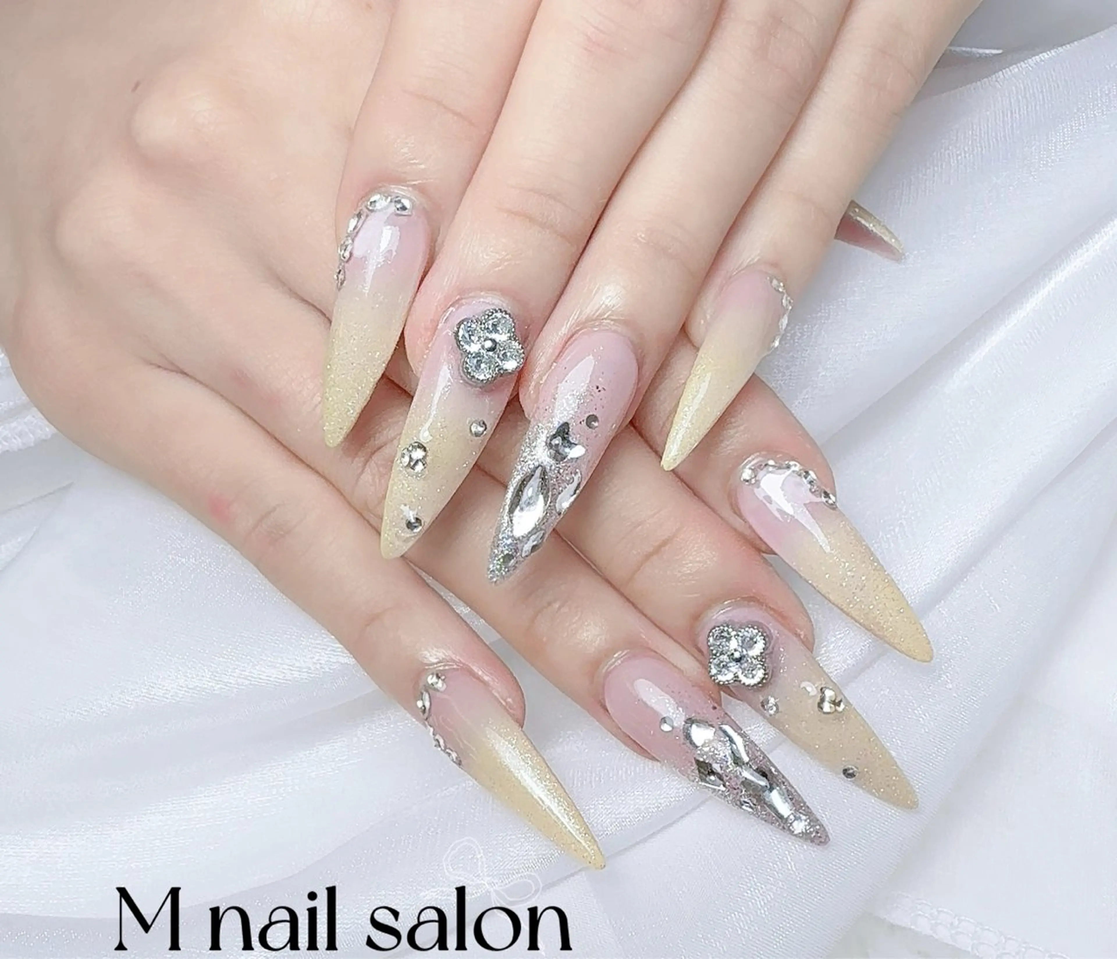 ネイル ハンドネイル M🌷nail 長さだし専門店のネイルデザイン