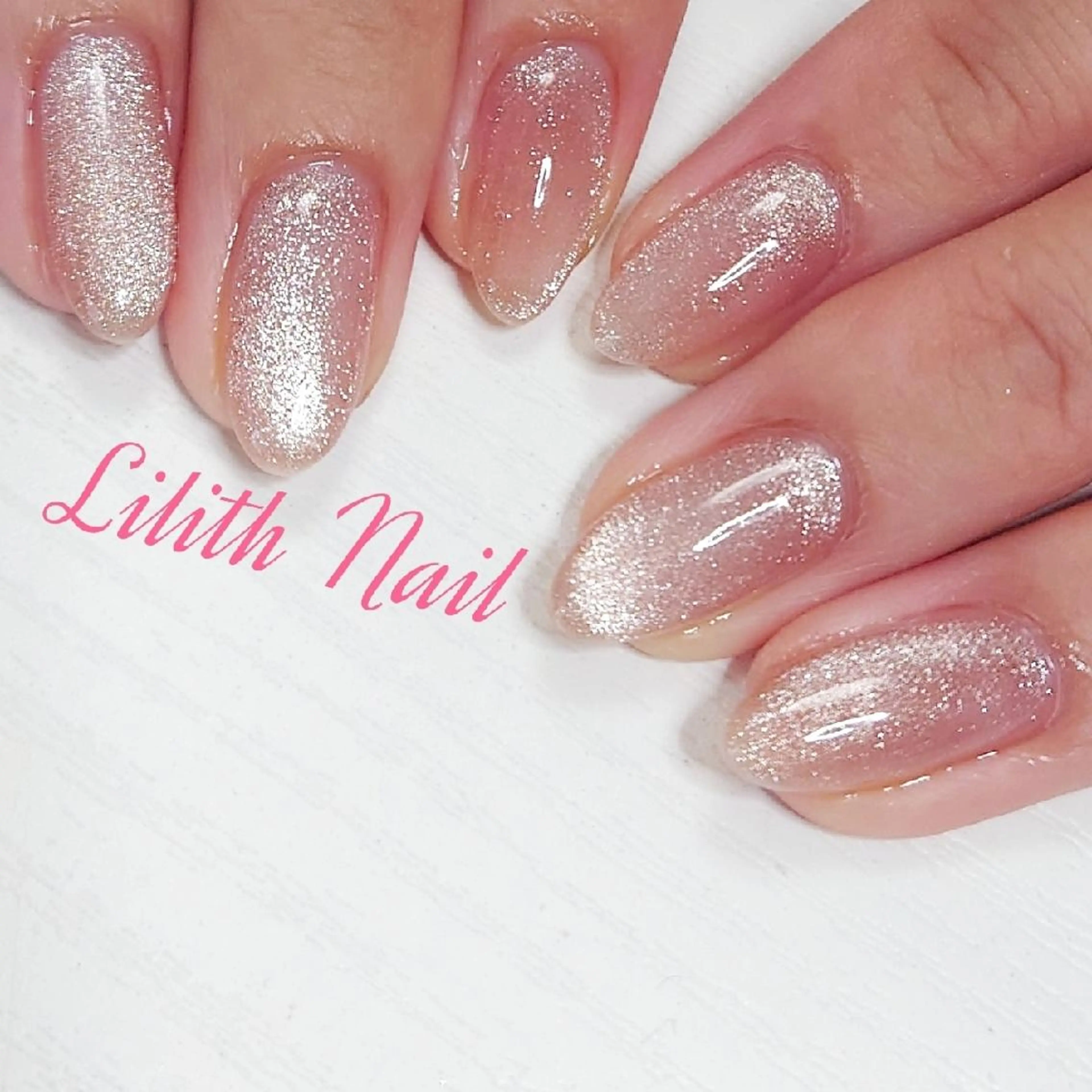 ネイル ブラウン ゴールド マグネットネイル ワンカラーネイル ハンドネイル Lilith Nailのネイルデザイン