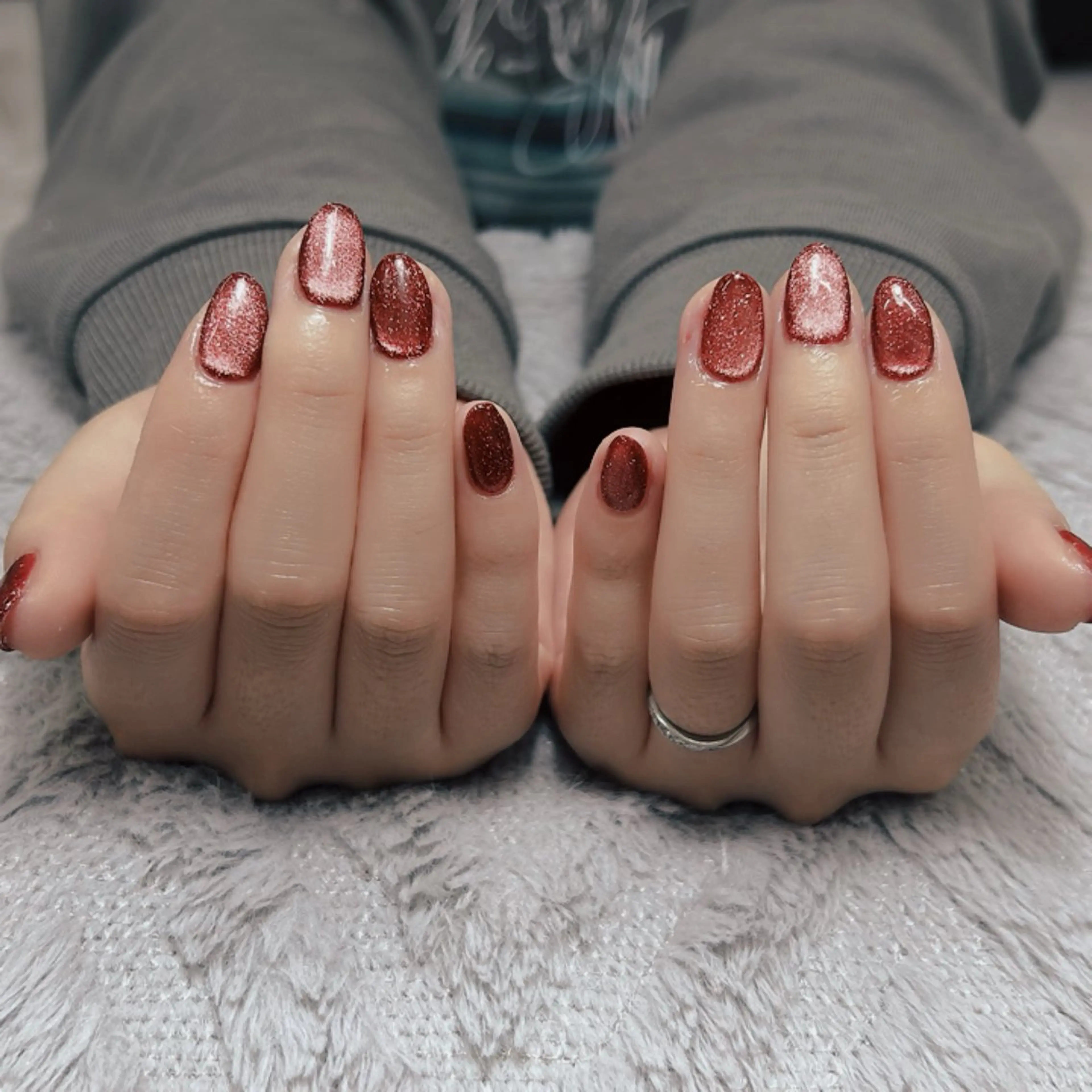 ネイル マグネットネイル 赤色 ANNE綾瀬店 eriのネイルデザイン