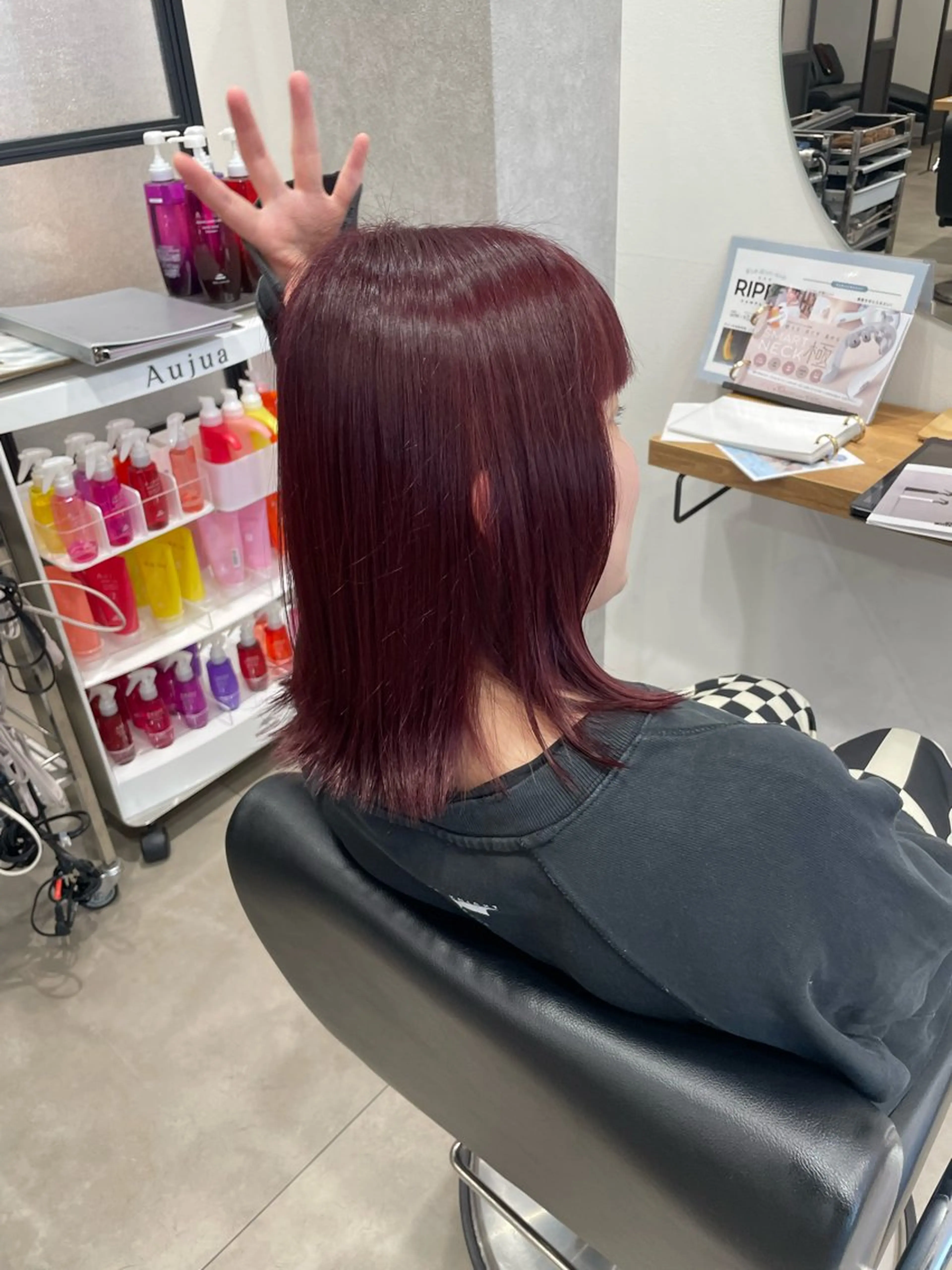 ロング カラー レッドカラー ヘアカラー トリートメント 佐藤 由依/水光カラーのヘアスタイル