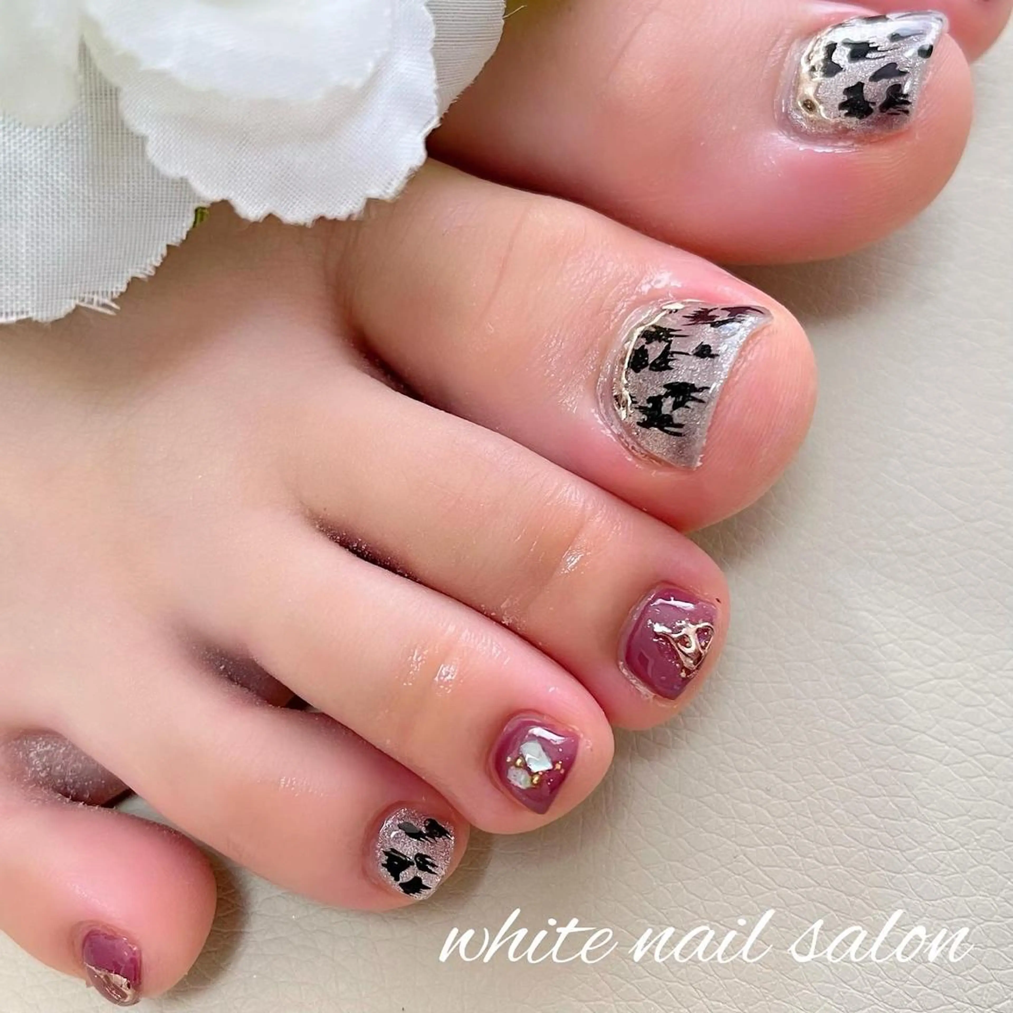ネイル フットネイル ジェルネイル ハードジェル ラメ(グリッター) 持ち込み フットネイル white nail salonのネイルデザイン