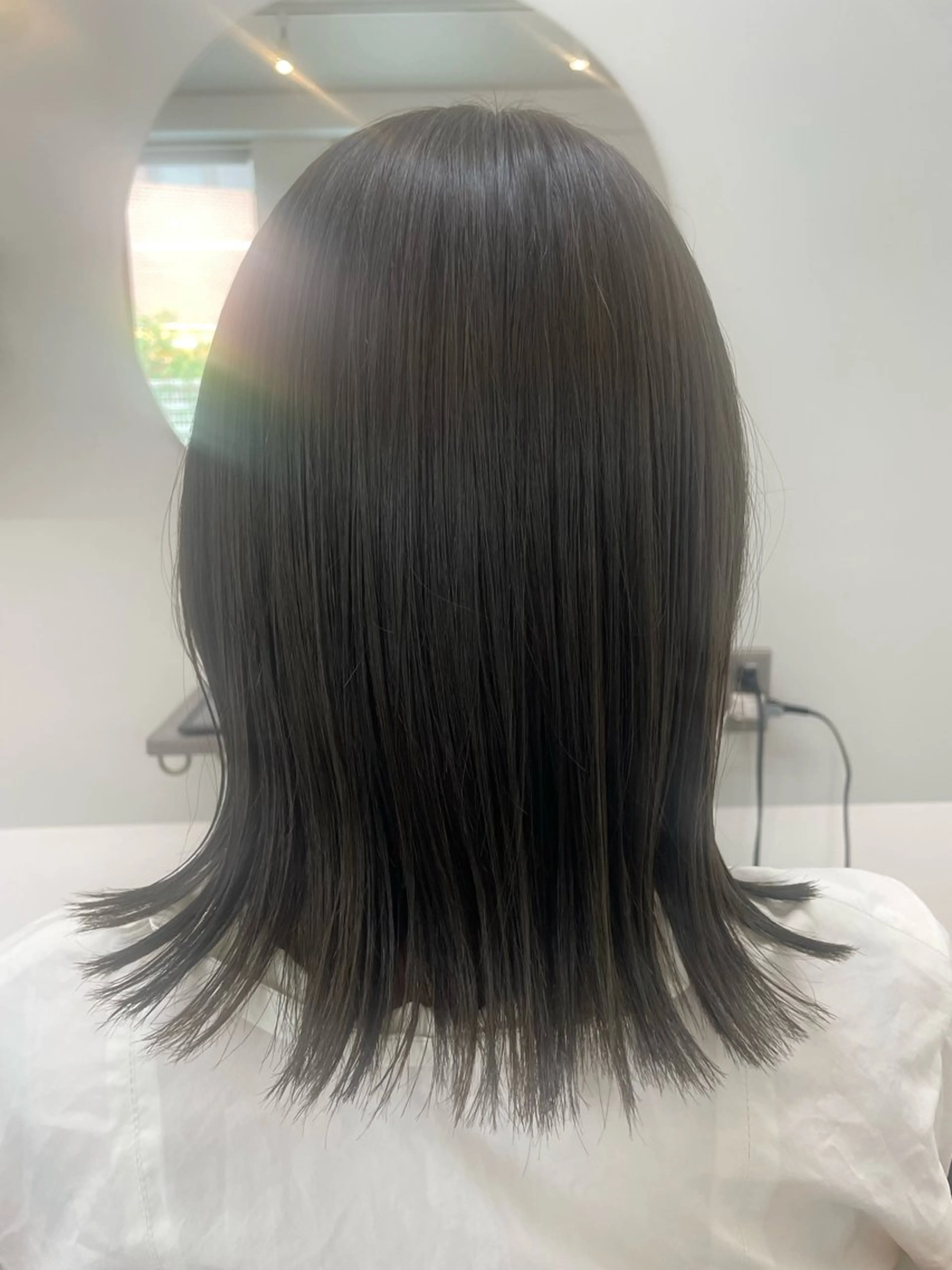 ミディアム カラー 切りっぱなしボブ 透明感カラー ボブ カット ヘアカラー 樋川 早紀のヘアスタイル