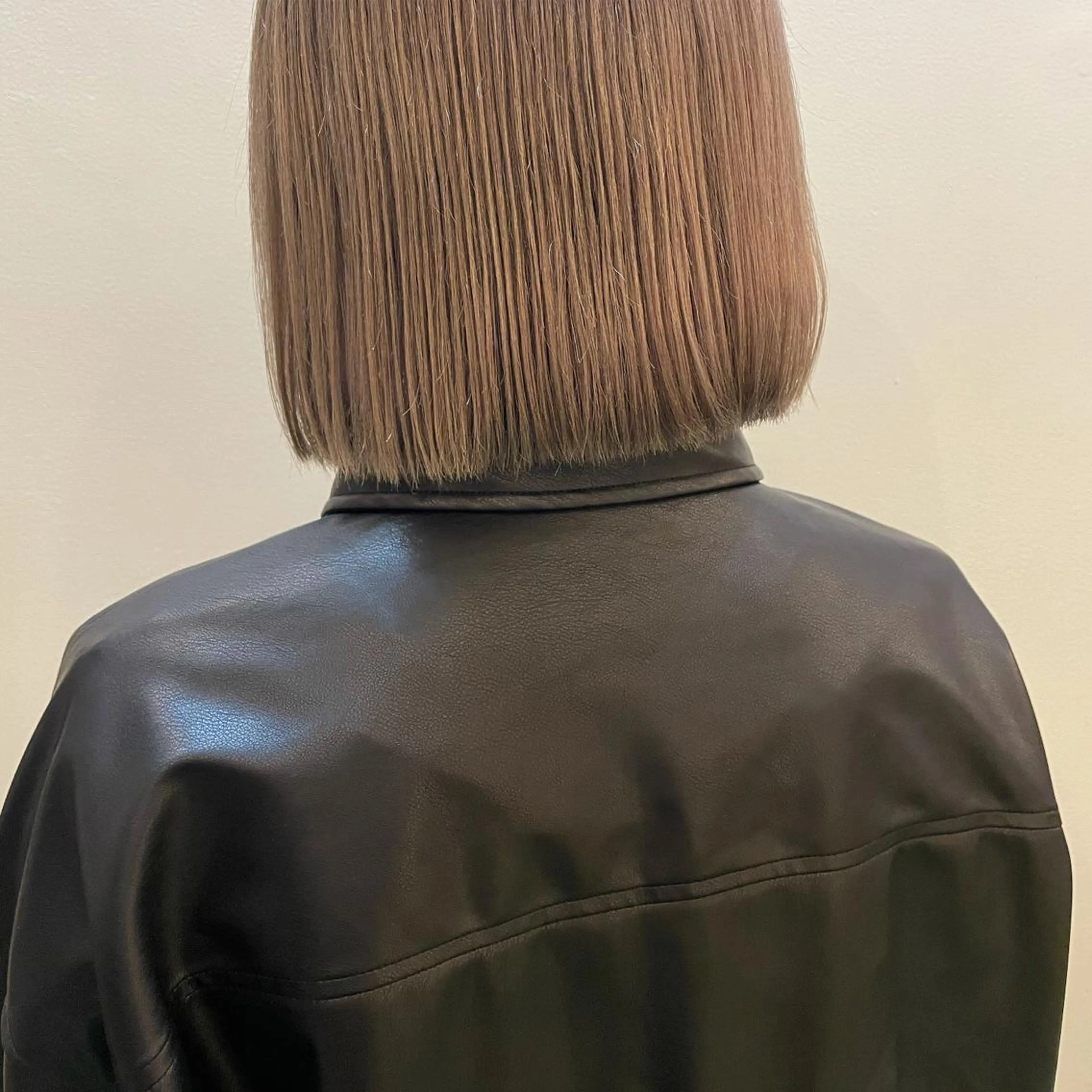 ミディアム カラー ボブ/ミディアム RIONAのヘアスタイル