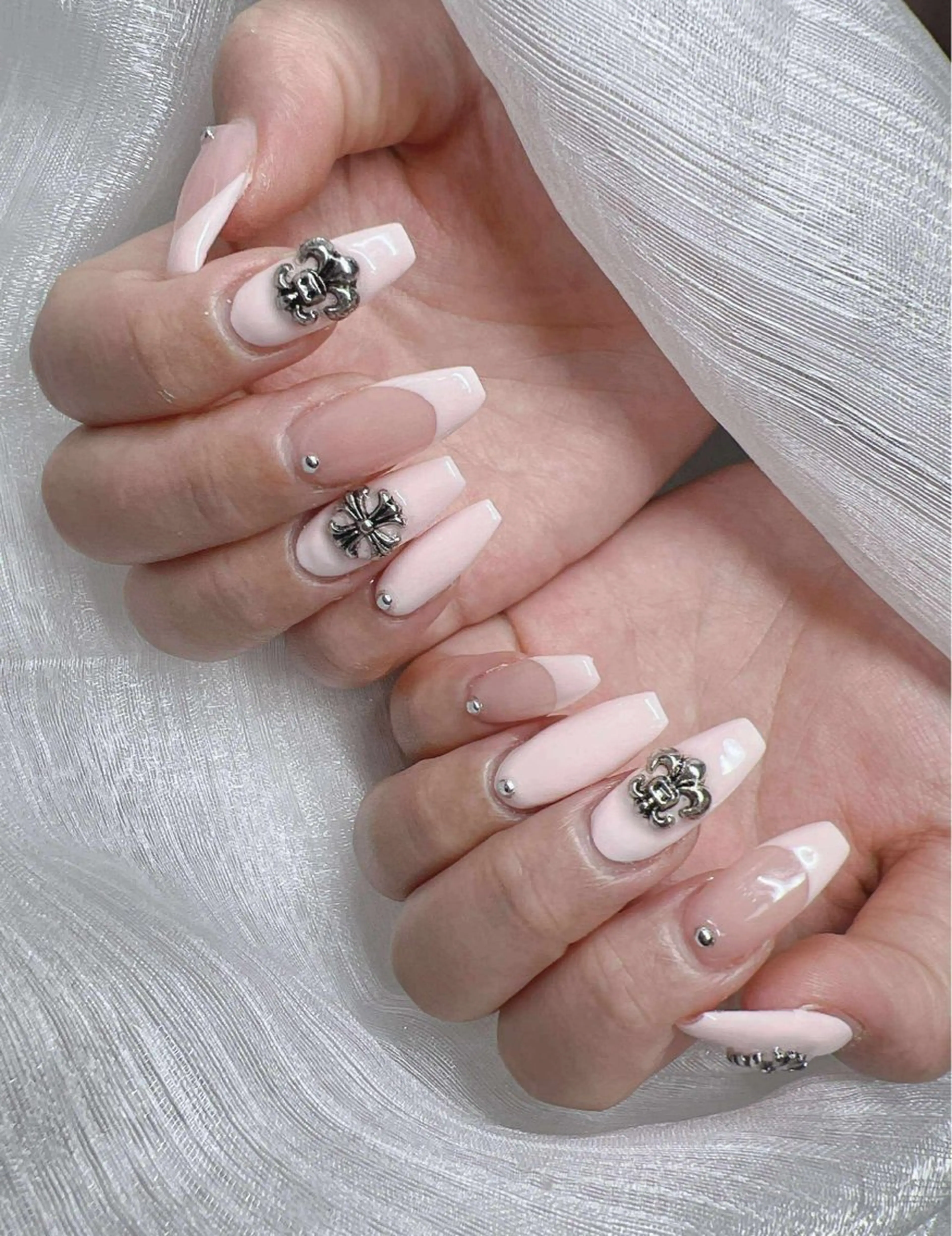 ネイル ハンドネイル Lee Nailsのネイルデザイン