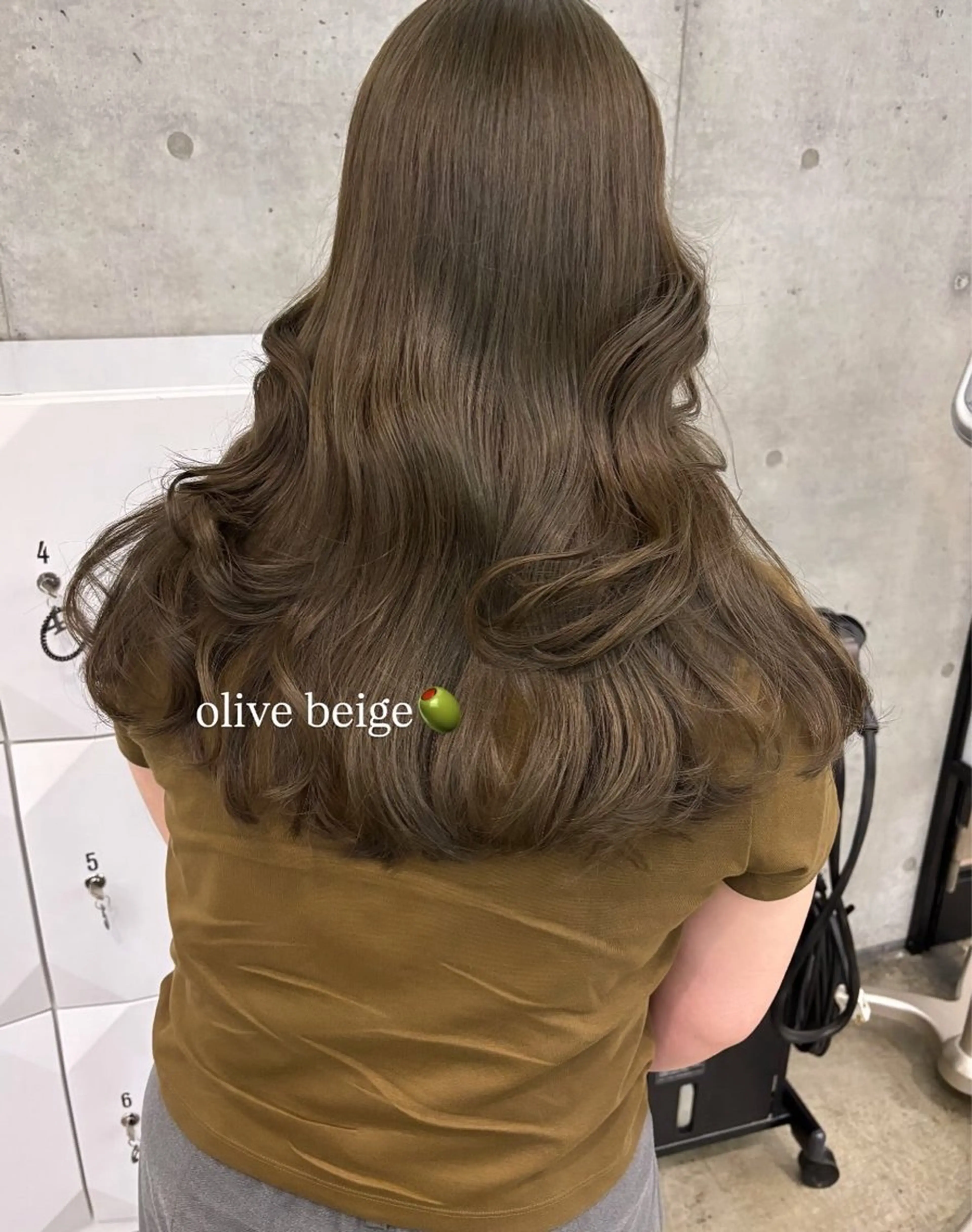 セミロング カラー オリーブベージュ きょうかのヘアスタイル