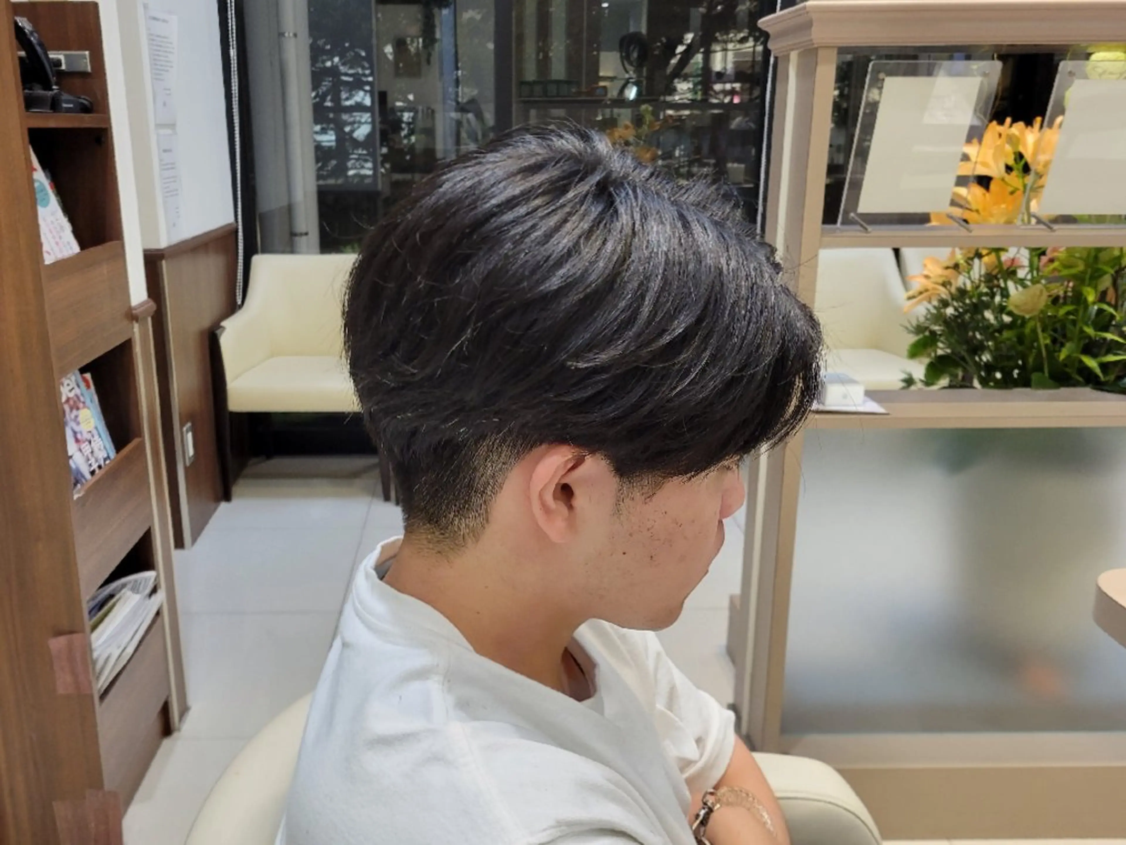 メンズ アップバング 渡辺 将功のヘアスタイル