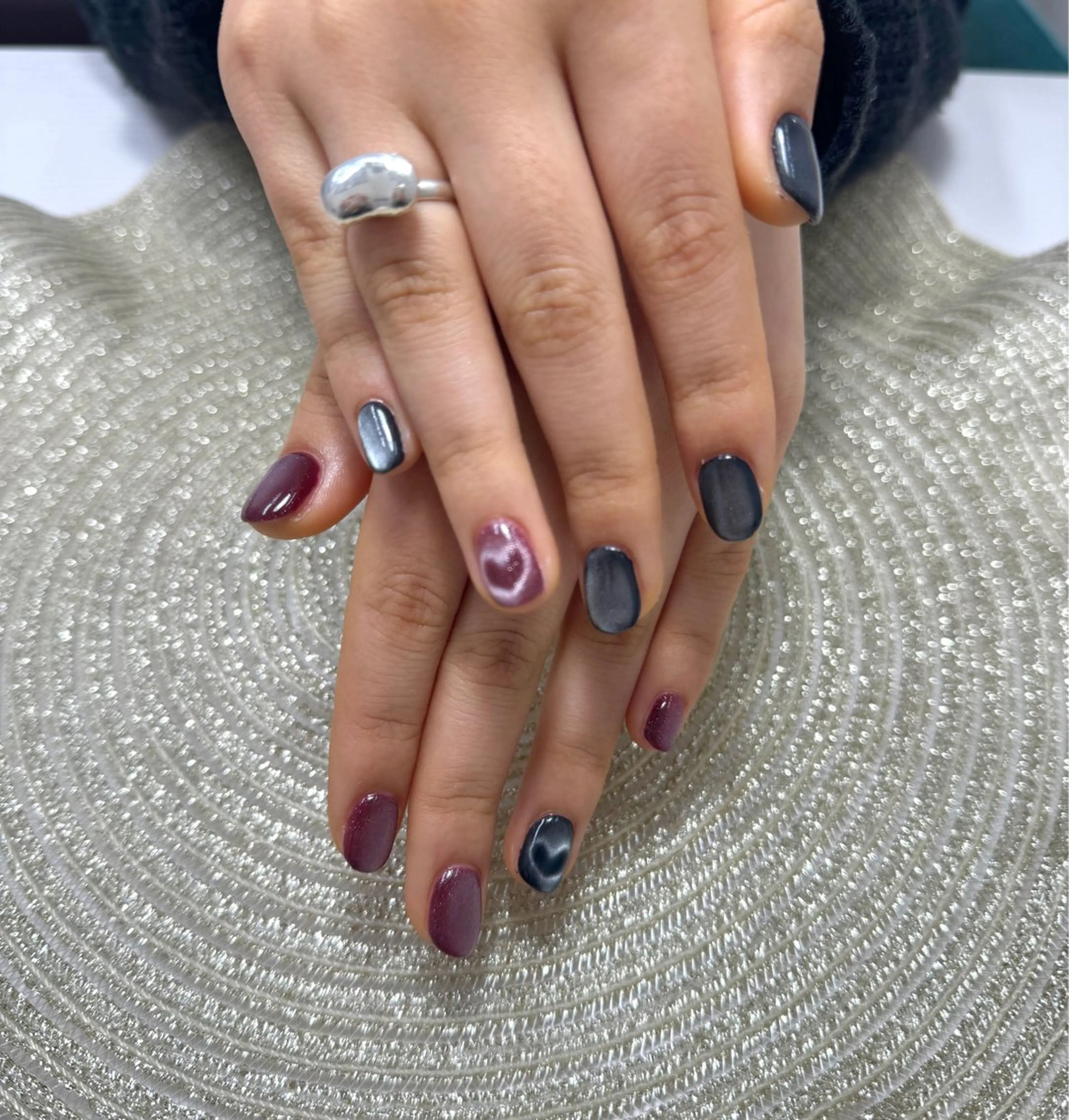 ネイル ハート マグネットネイル 赤色 moa nailのネイルデザイン