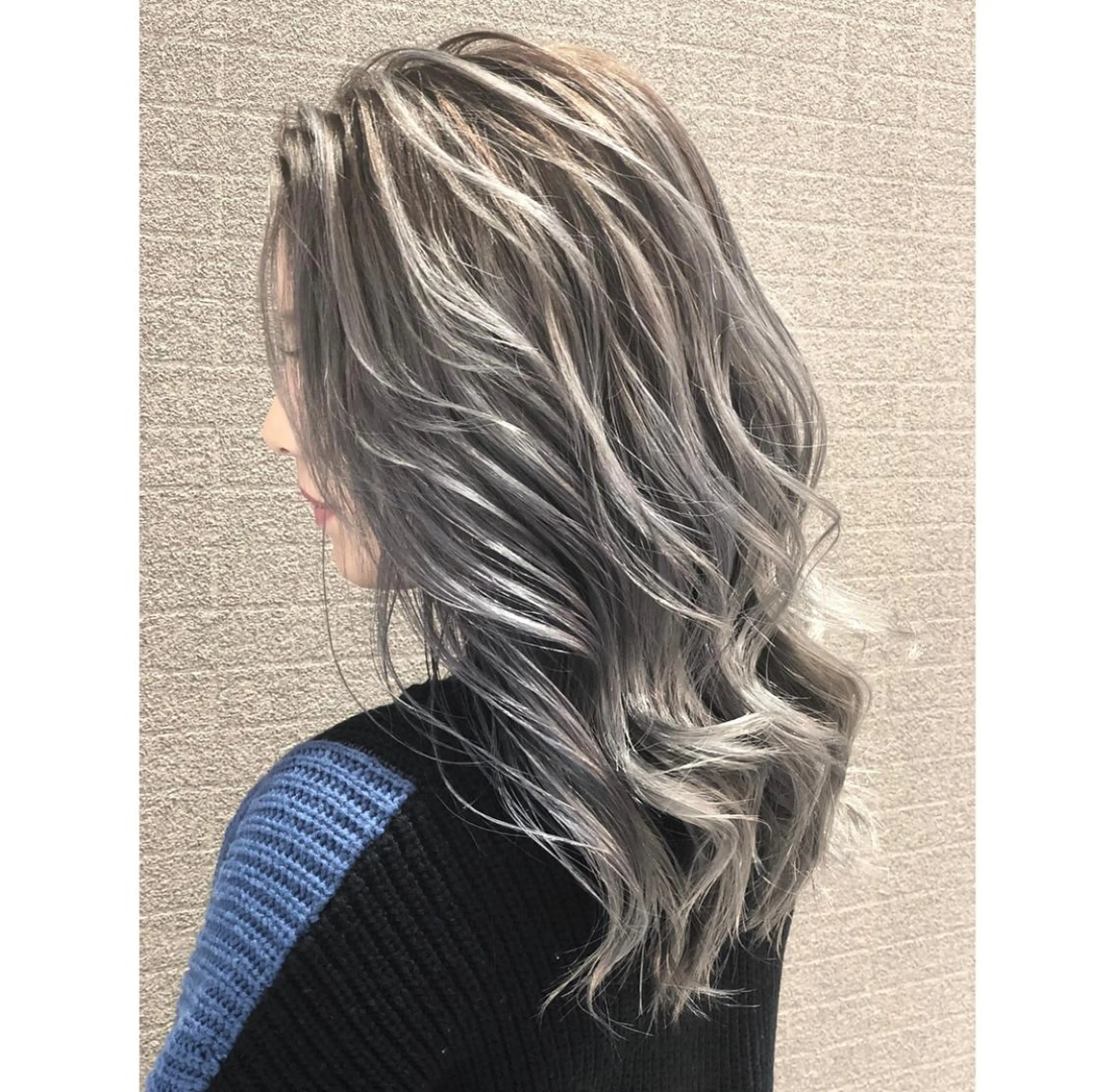 ロング カラー ヘアアレンジ バレイヤージュ デザインカラー グラデーションカラー ハイライトカラー ハイトーンカラー アンドウ ユウ/ レイヤーカット/韓国のヘアスタイル