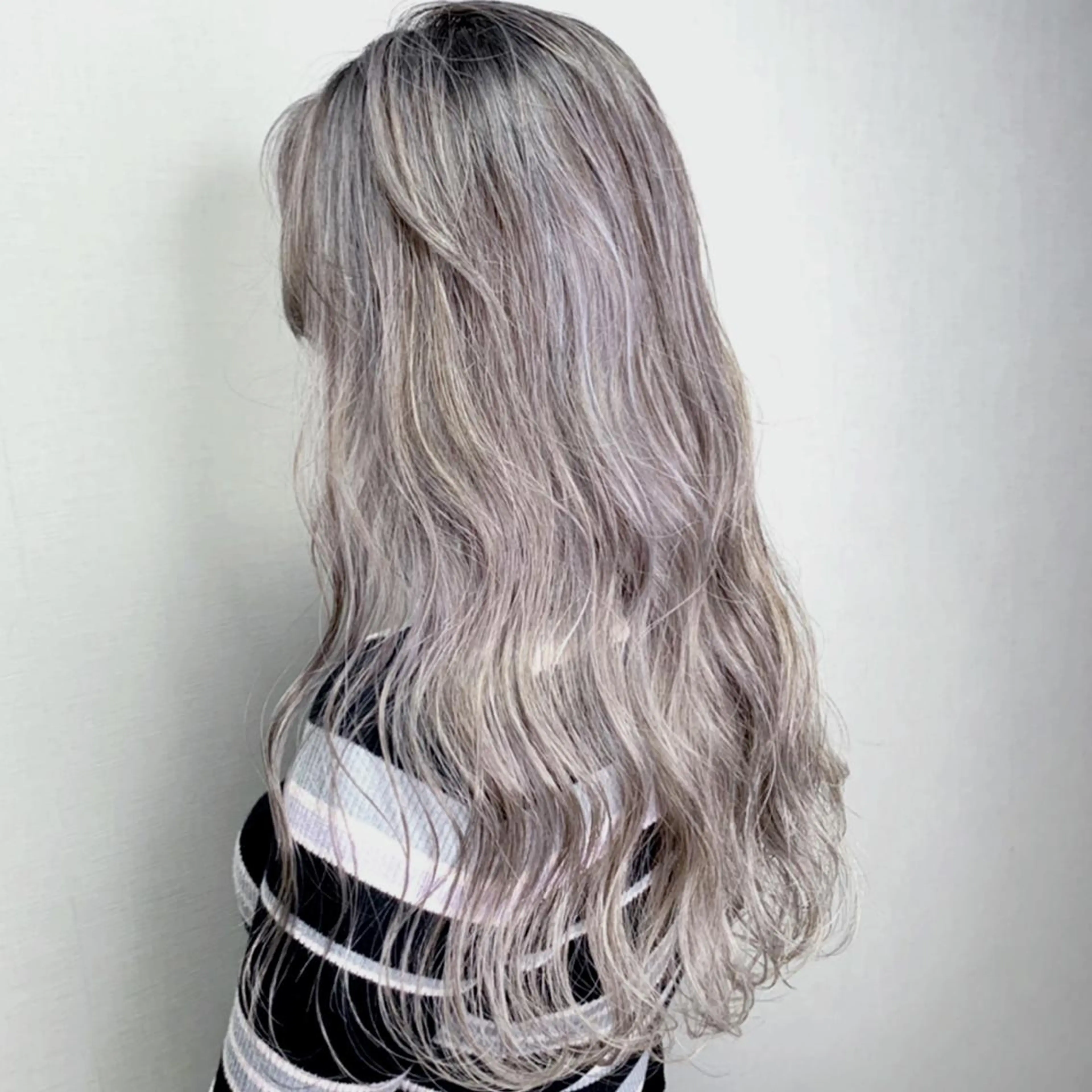 ロング カラー ハイライトカラー ラベンダーカラー ハイライト 松井那津子 /ハイライトブリーチのヘアスタイル