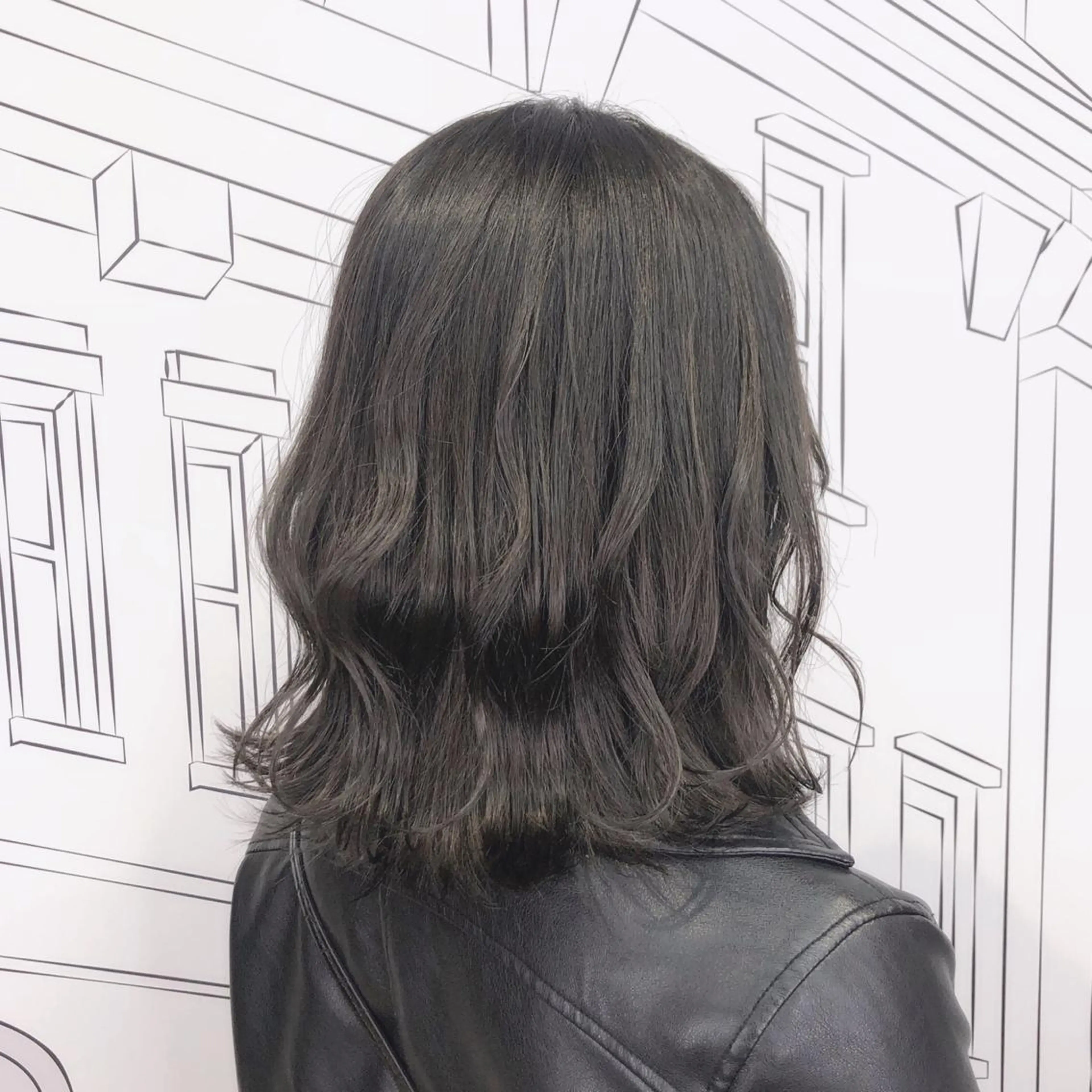 ミディアム カラー TOMOKA 艶髪/透明感カラーのヘアスタイル