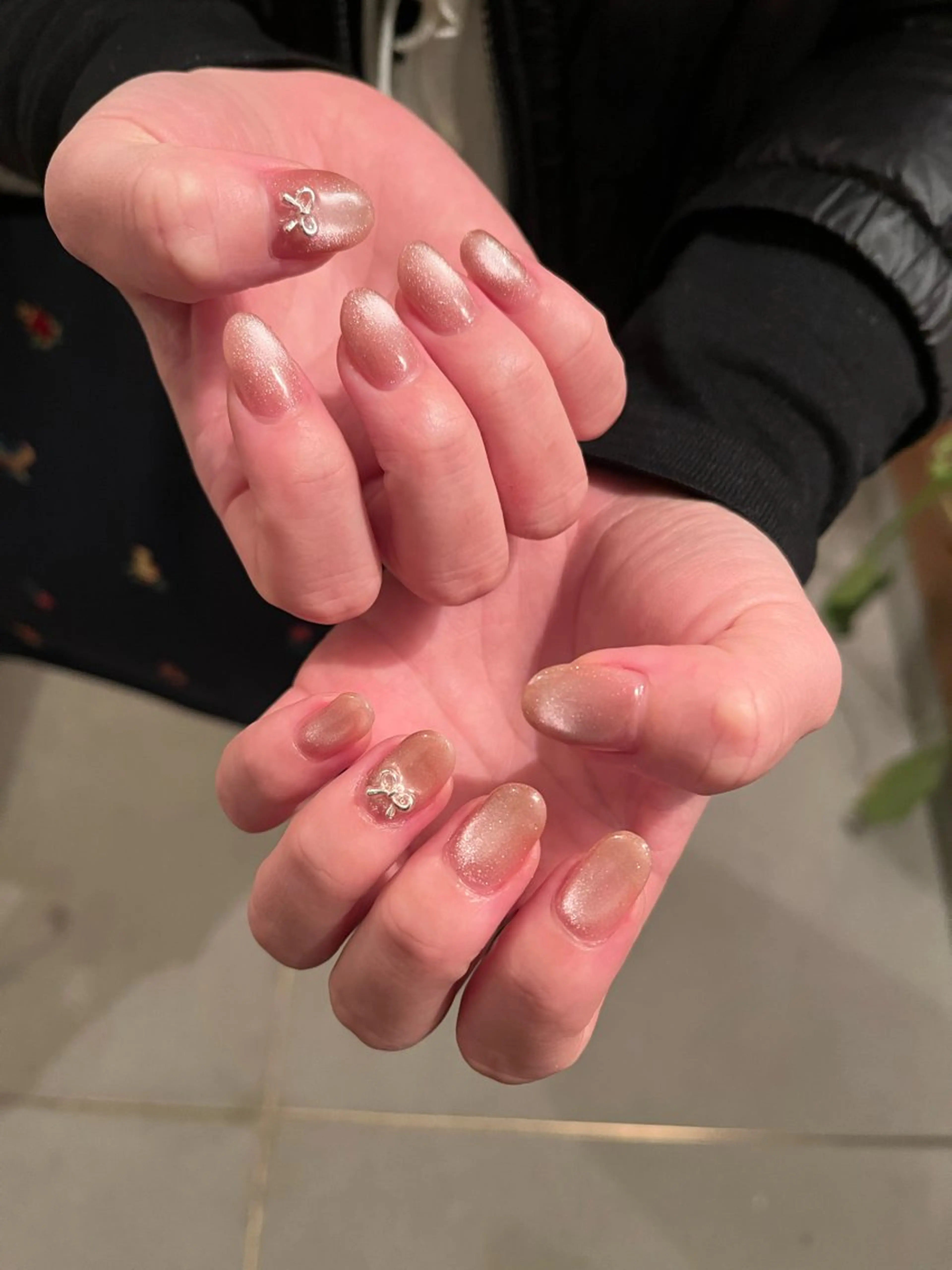 ネイル 氷ネイル・うるうるネイル リボン K Aのネイルデザイン