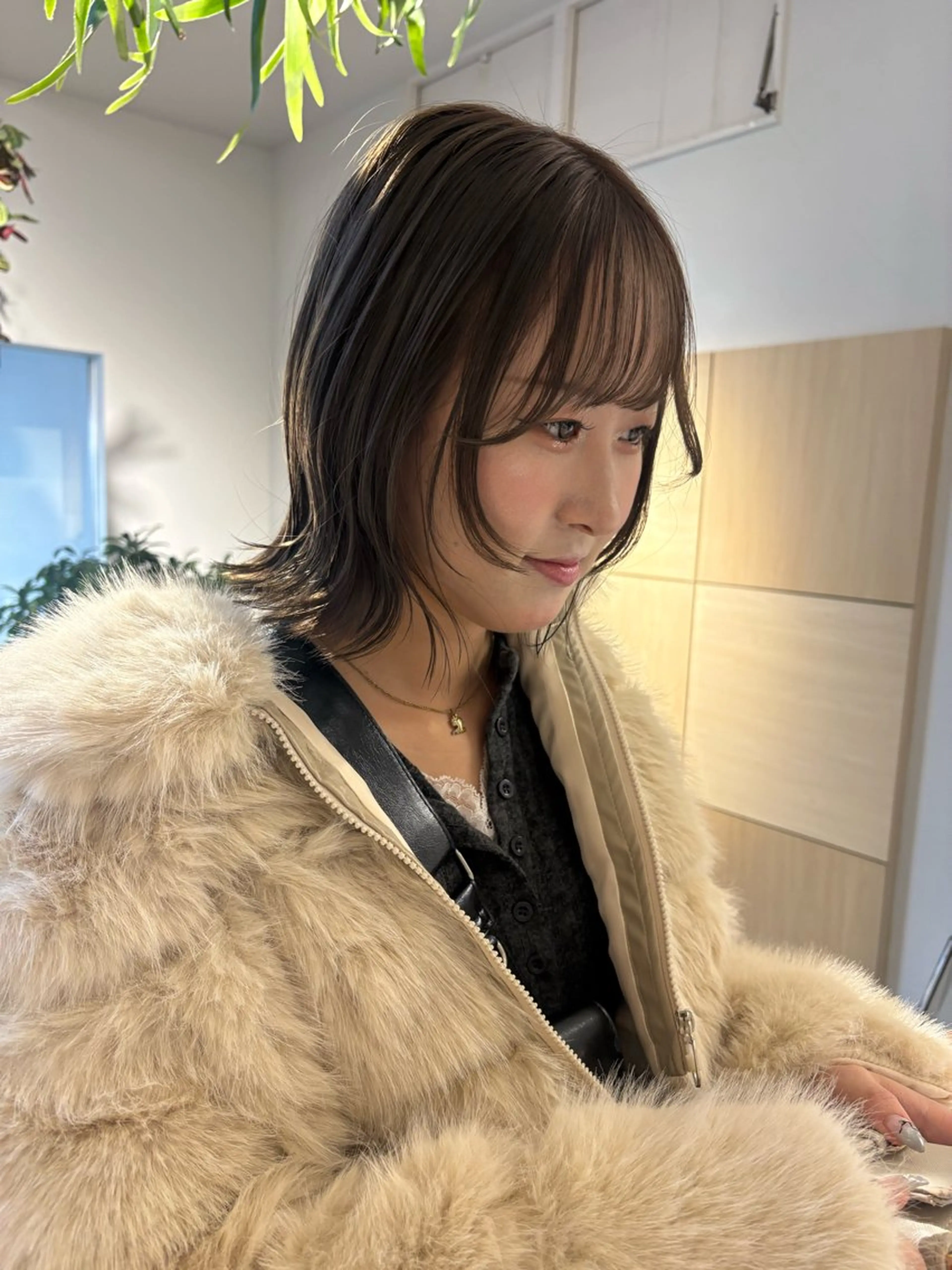 ショート カラー ベージュカラー オリーブベージュ カット ヘアカラー トリートメント Yui⭐️ 透け感カラーのヘアスタイル