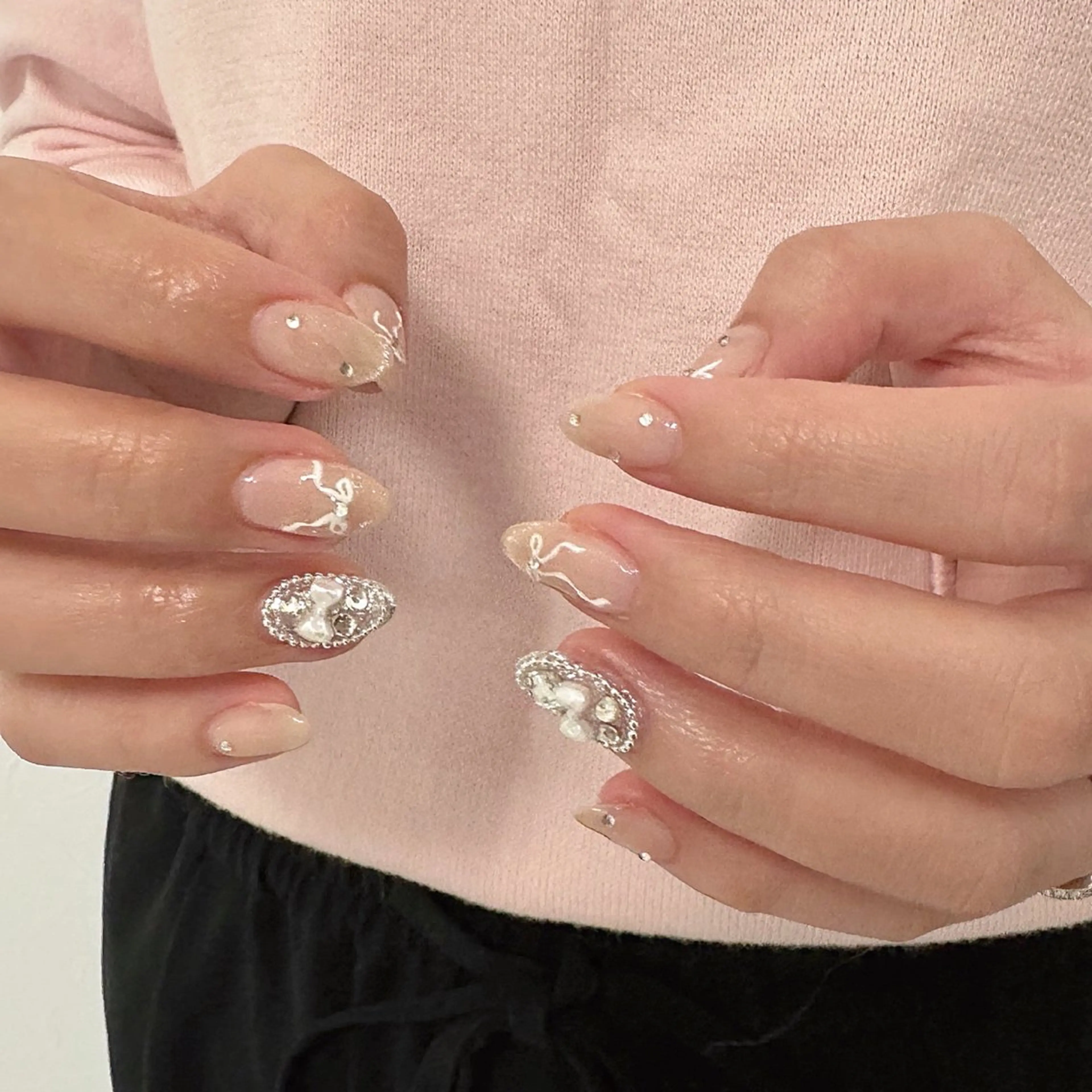 ネイル シュシュ 🎀 girly nailのネイルデザイン