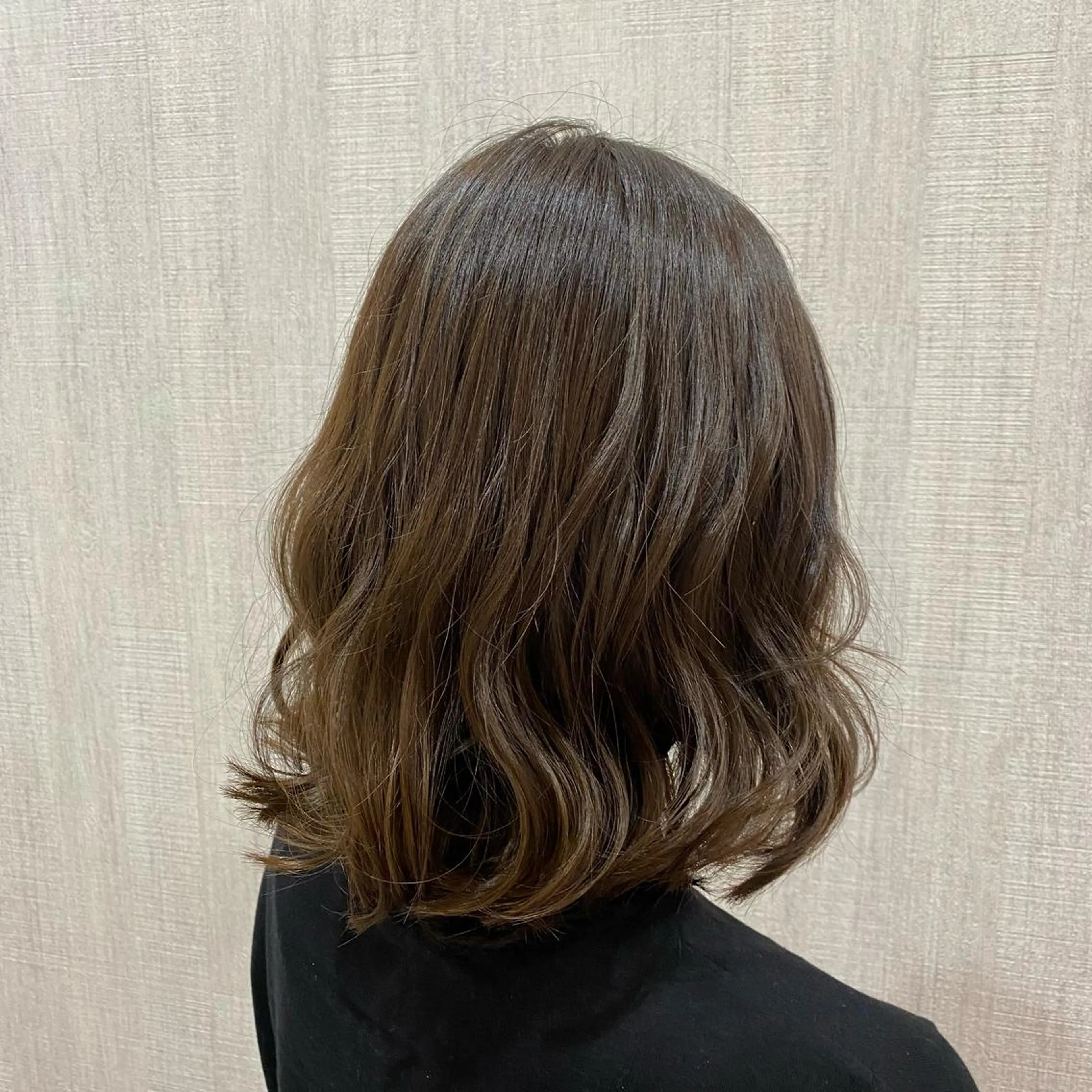 ミディアム カラー カット ヘアカラー トリートメント 🫧透け感⋆艶髪💎 山口アヤカのヘアスタイル