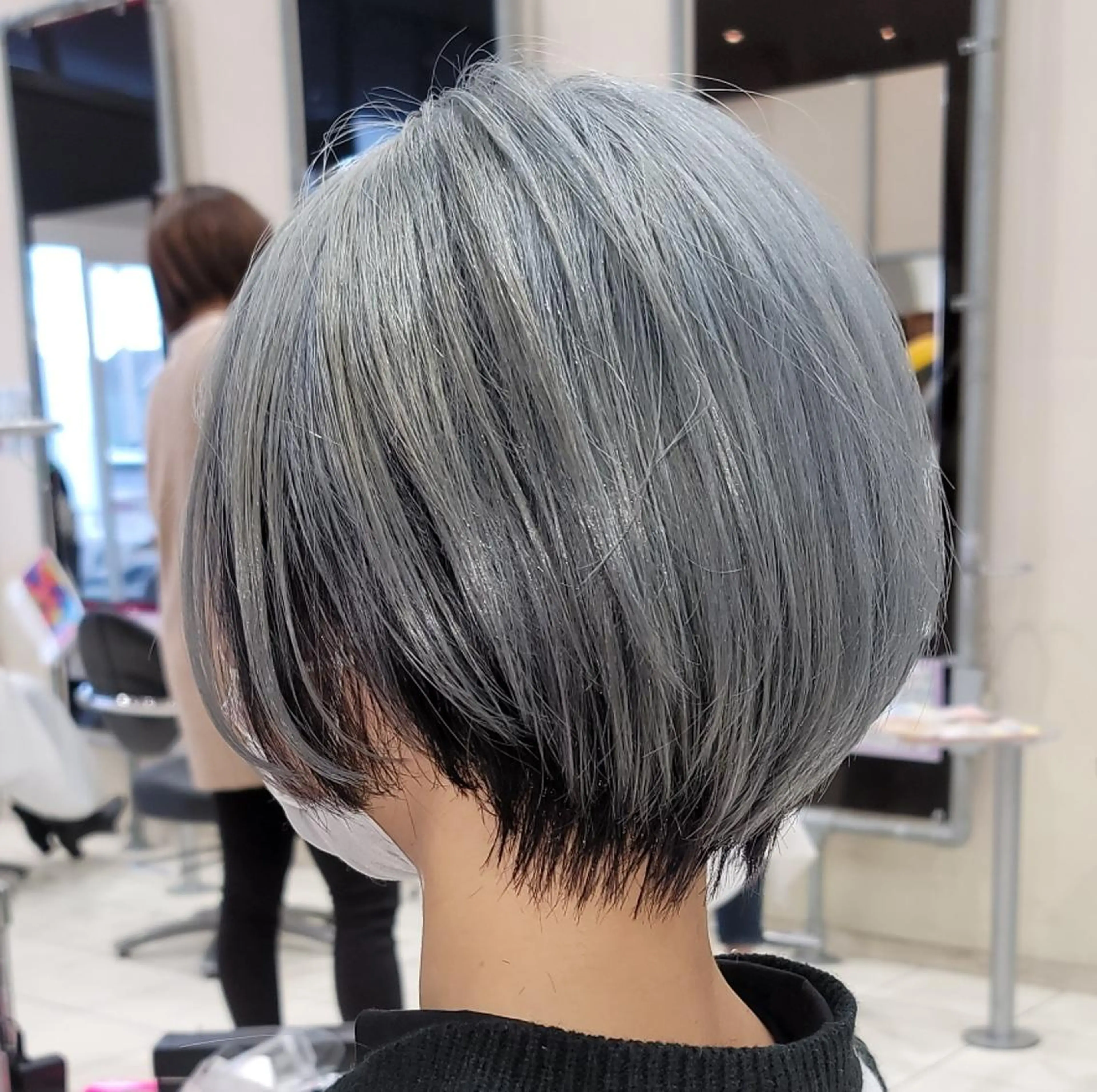ショート カラー 小川 晃司のヘアスタイル