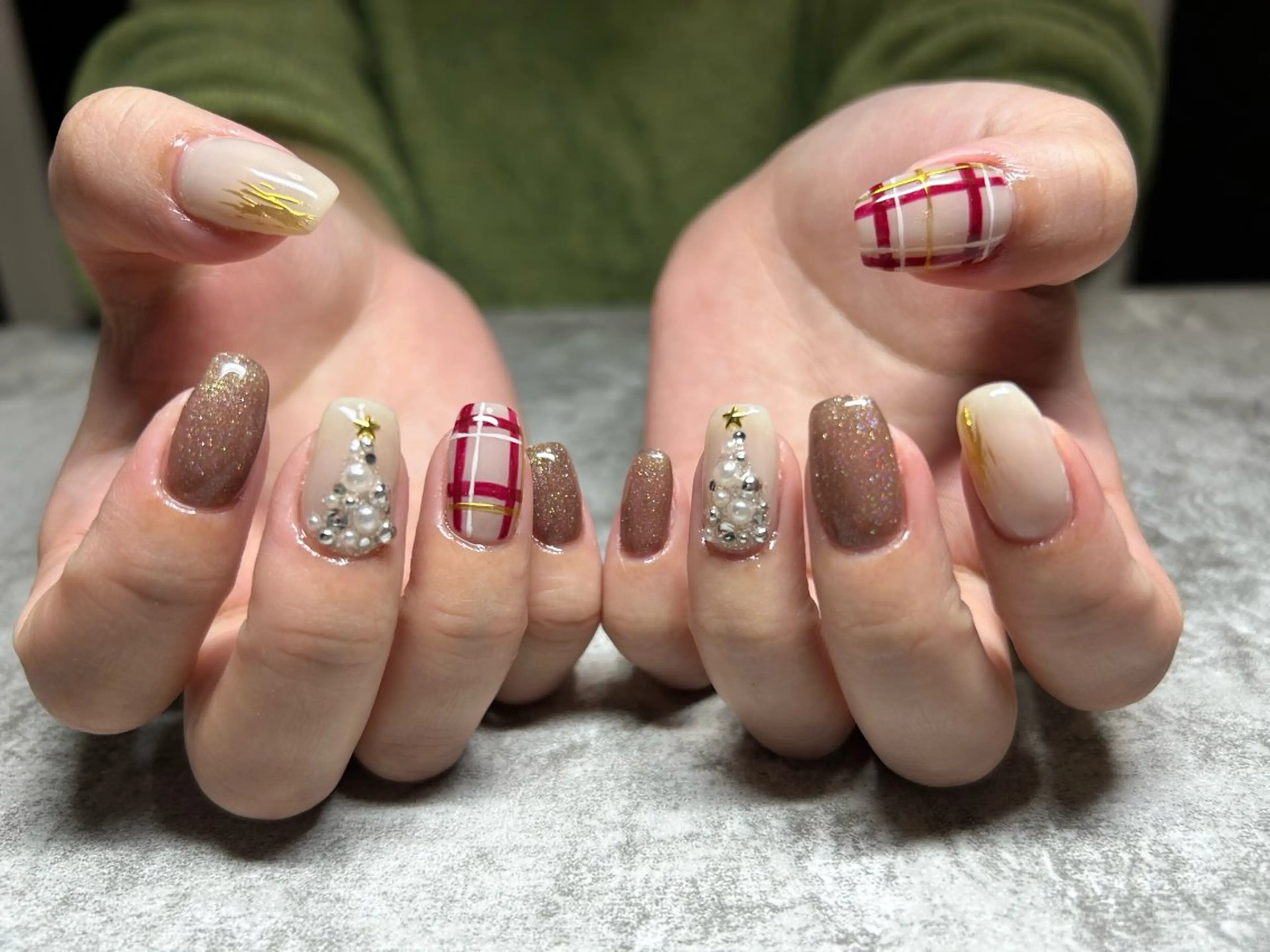 ネイル ハンドネイル ハンドケア Nanala. LUNAのネイルデザイン