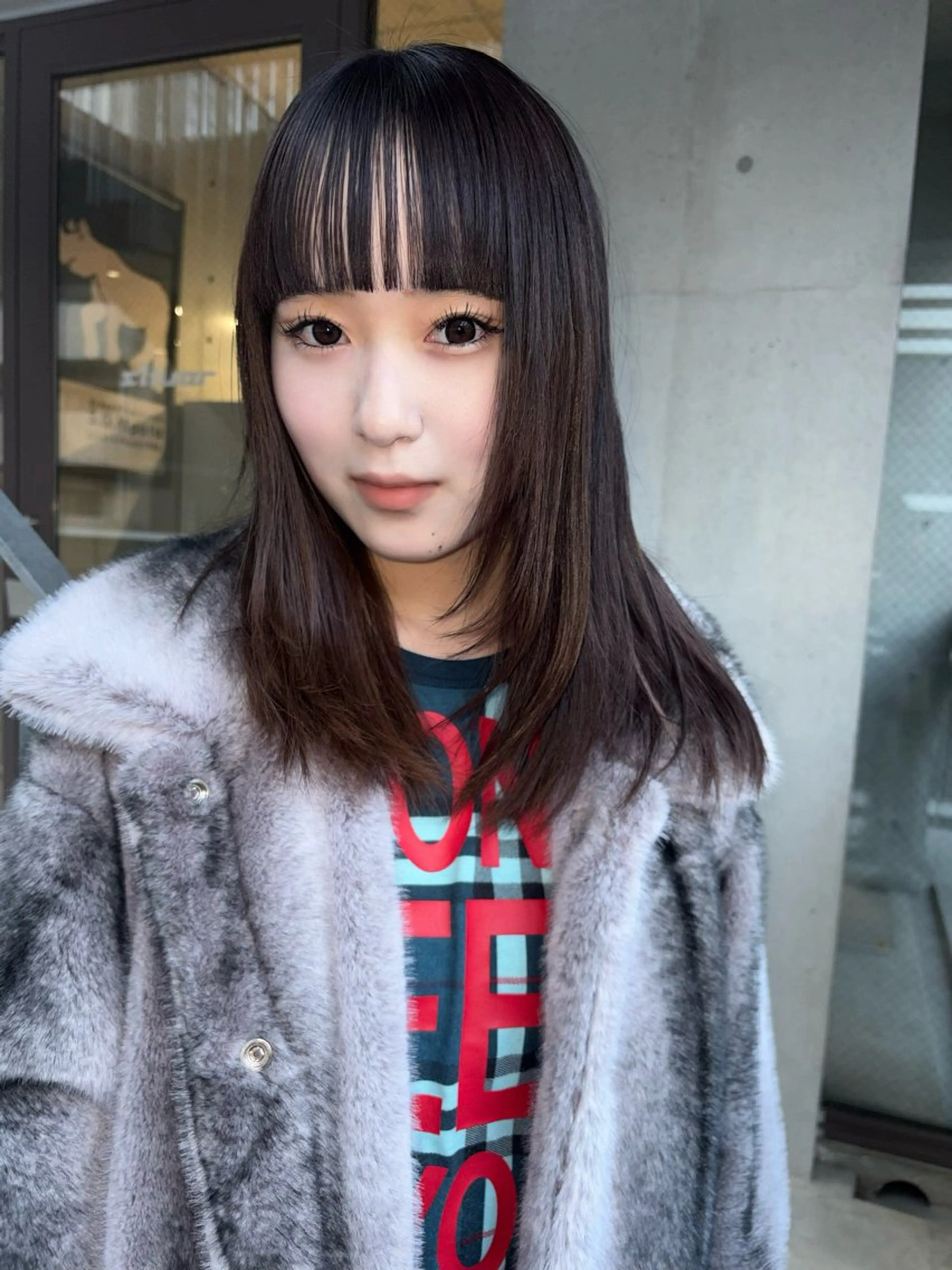ミディアム 薄暮 マツイ　レンのヘアスタイル