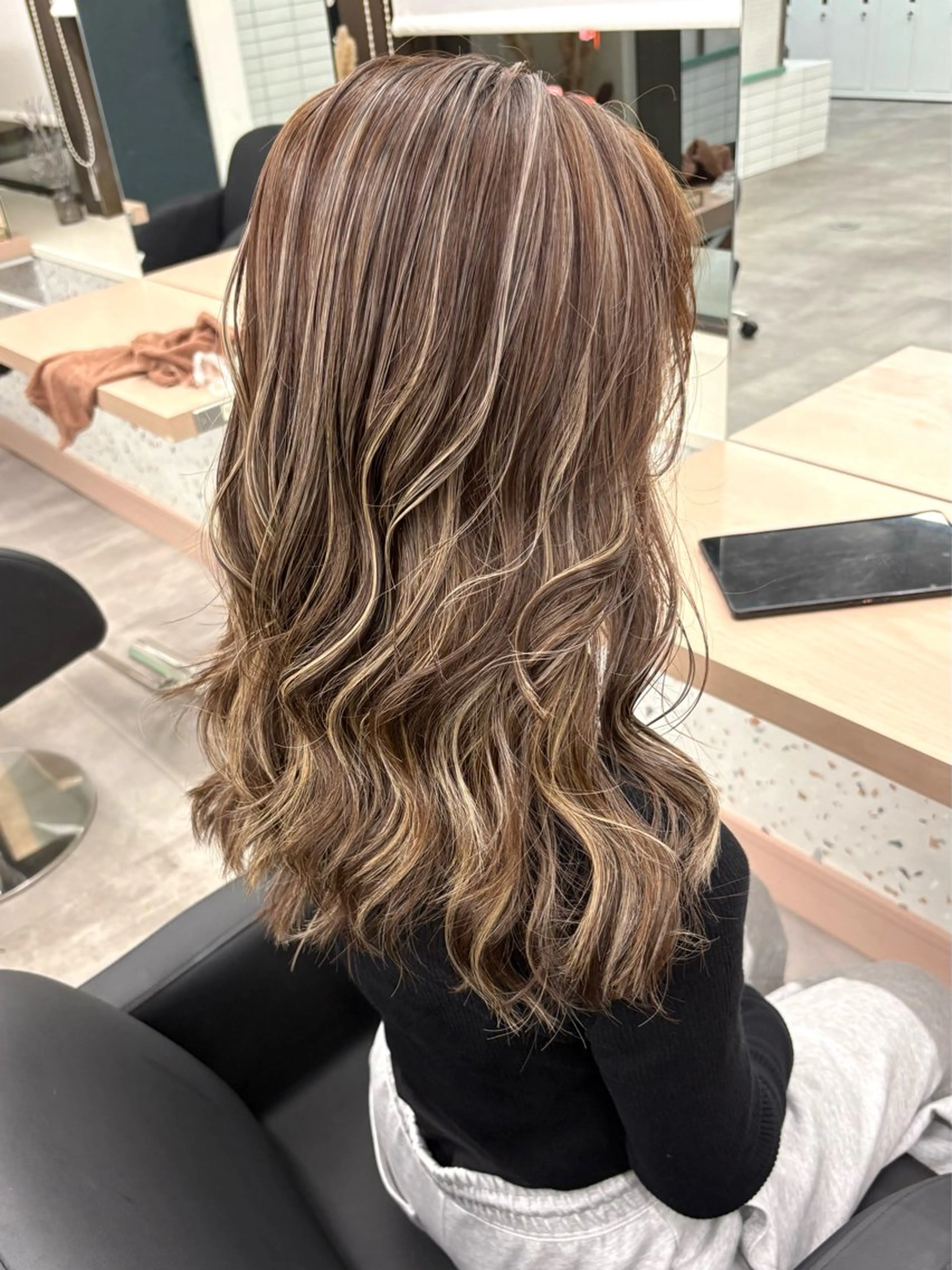 セミロング Miyu🌊/海外 風ハイライトのヘアスタイル