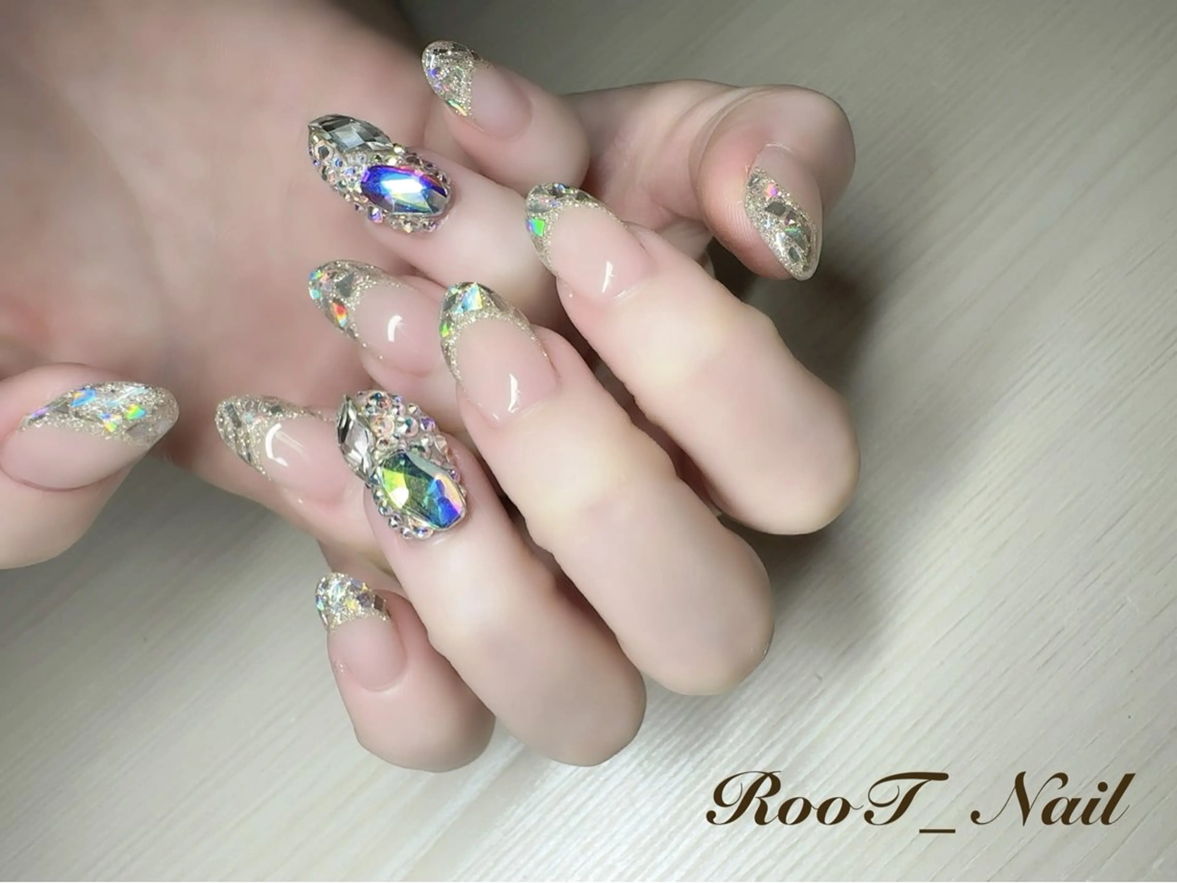 ネイル フレンチネイル ガラスフレンチ ハンドネイル RooT Nailのネイルデザイン