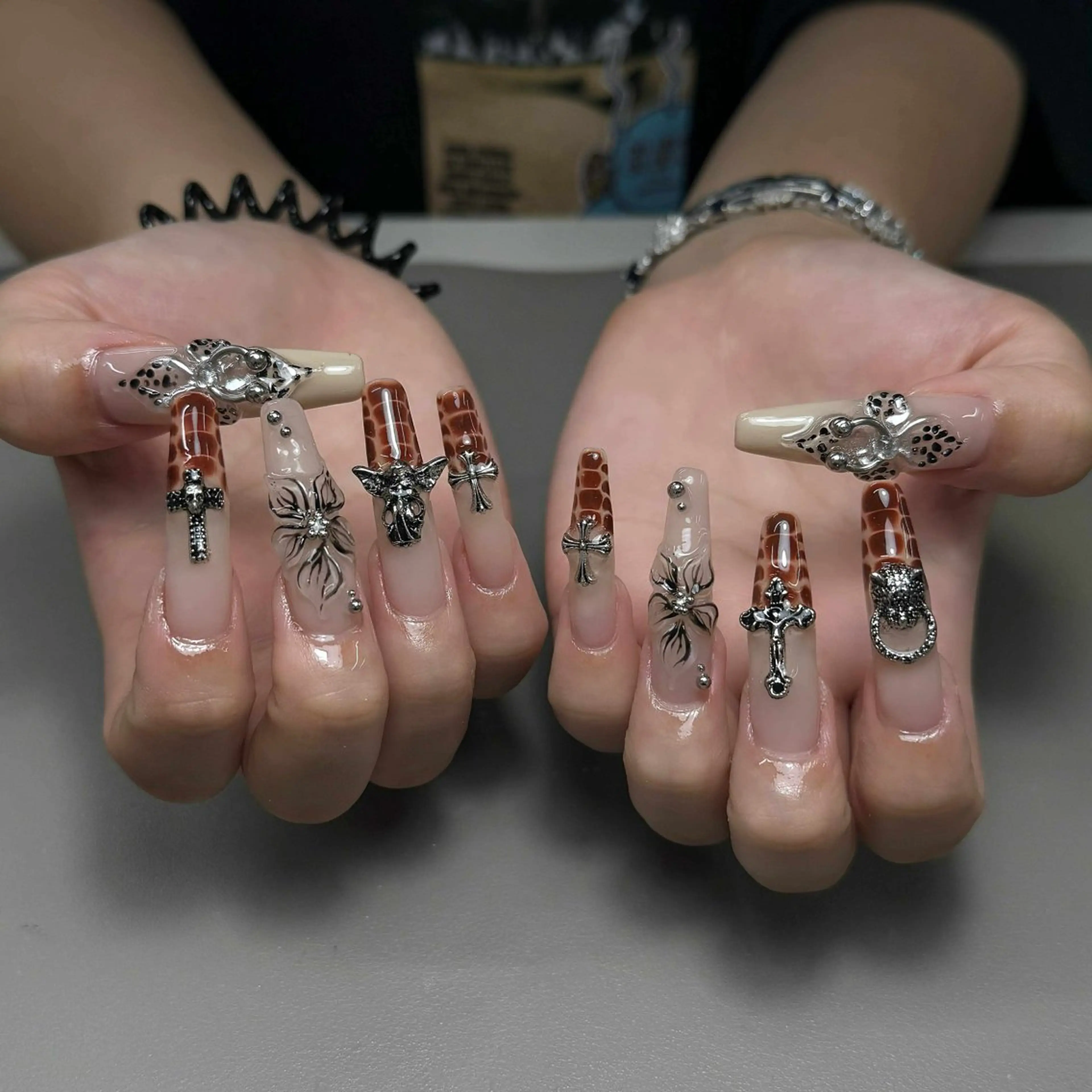 ネイル アートネイル ジェルネイル キラキラネイル 持ち込み シンプルネイル ハンドネイル Nova Nail Nambaのネイルデザイン