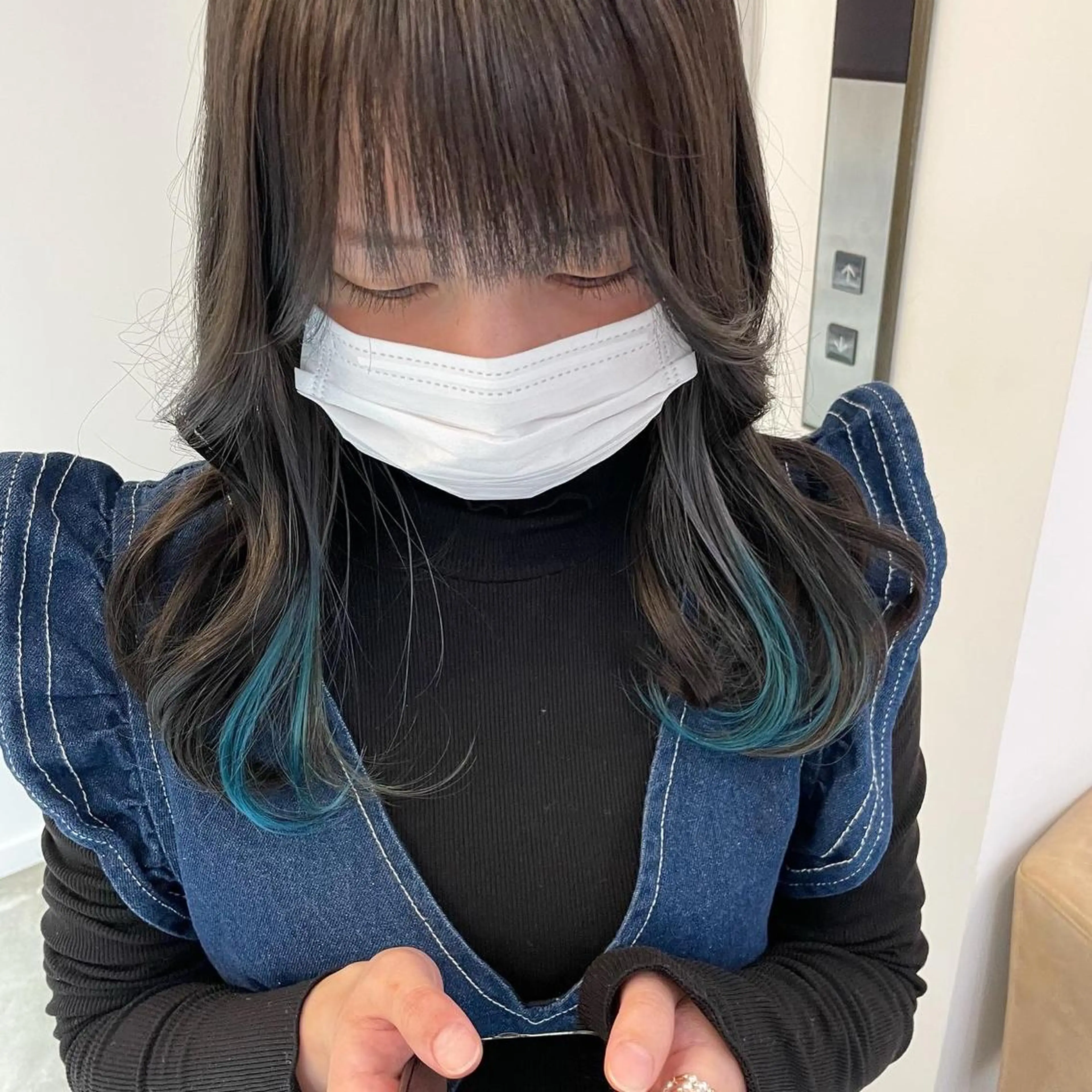 セミロング ヘアカラー トリートメント 亀山 由里菜のヘアスタイル