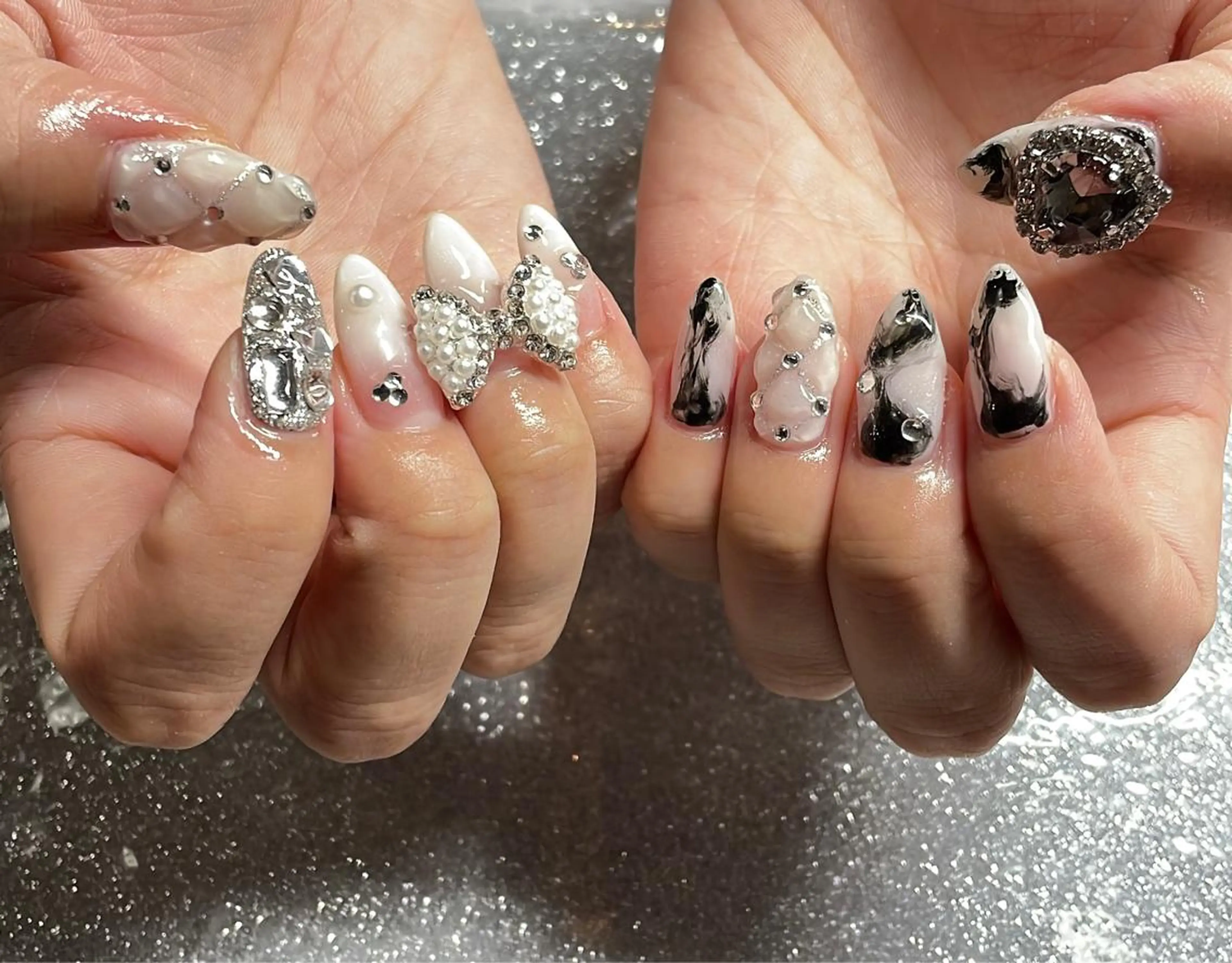 ネイル ハンドネイル VIERU 🌈🎀💖のネイルデザイン