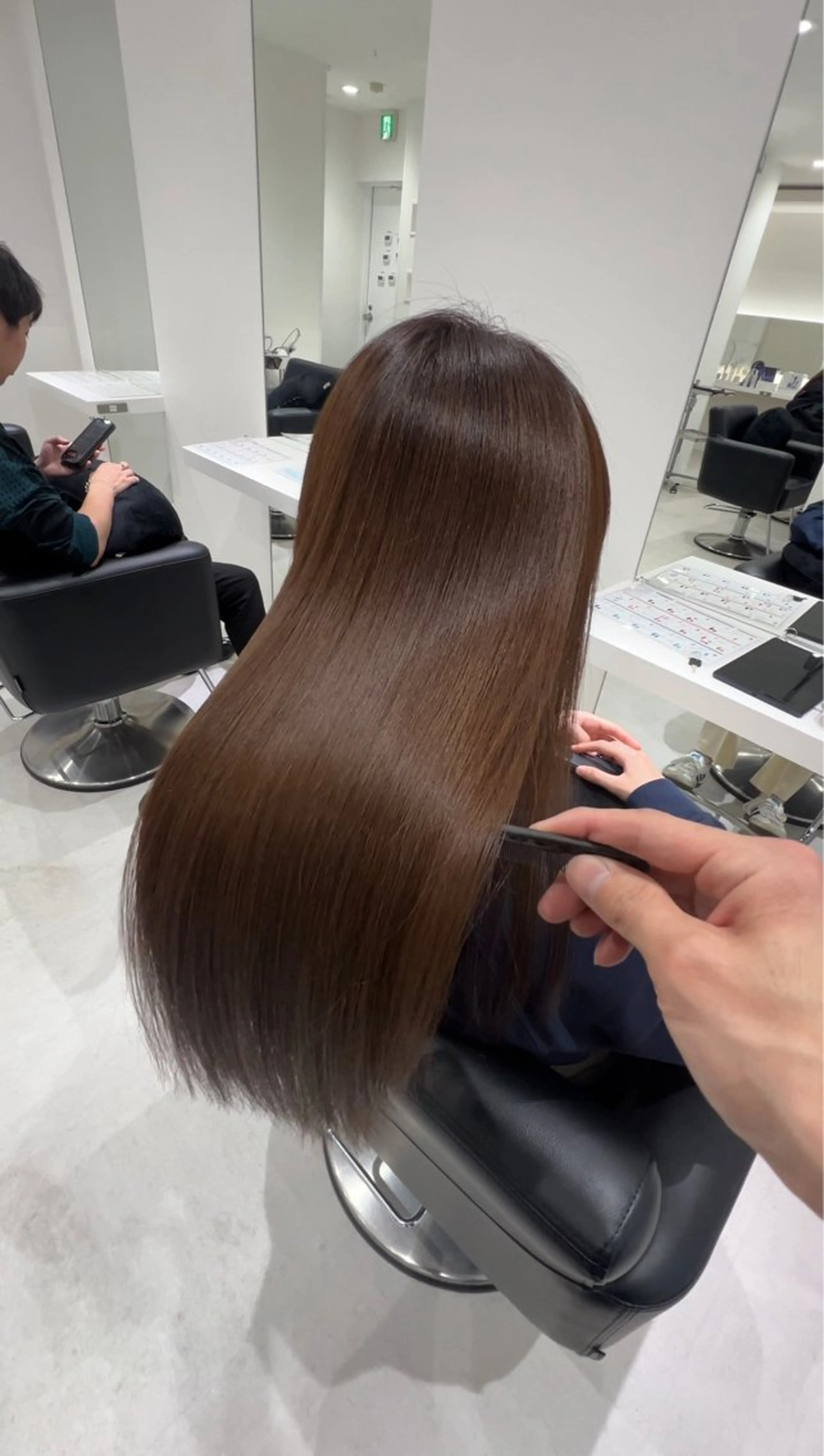 ロング パーマ 🖤:抜け感×大人 スタイル/Aoiのヘアスタイル