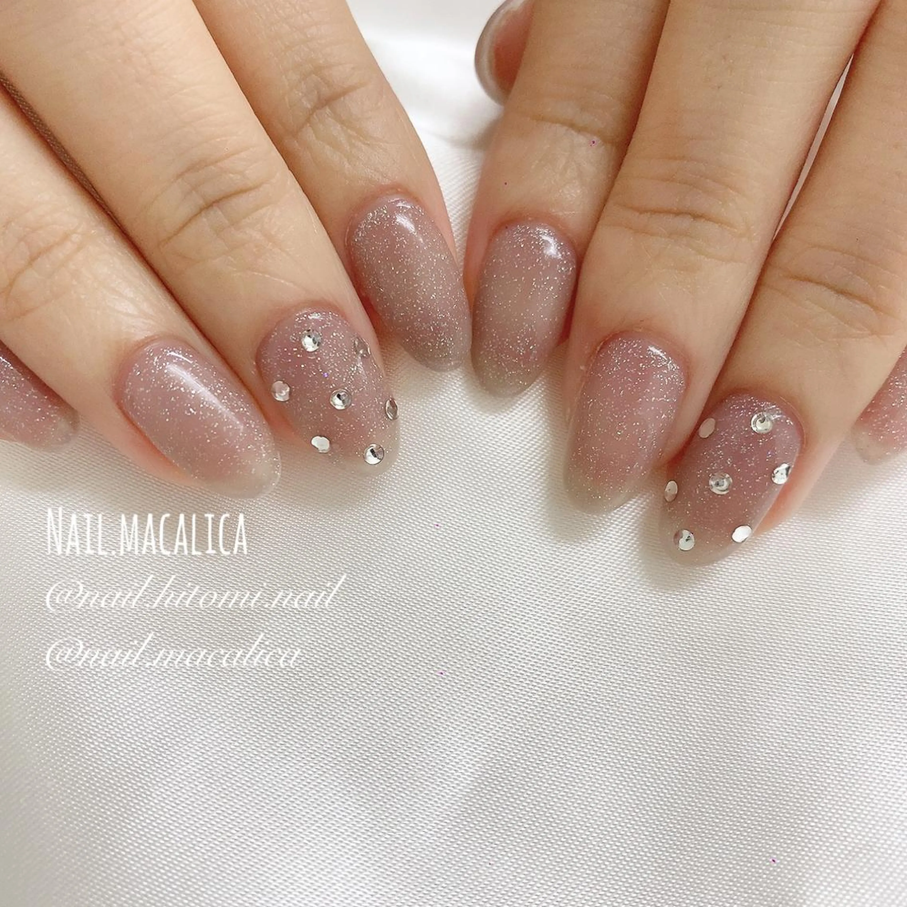 ネイル ワンカラーネイル ストーンネイル ハンドネイル Nail macalicaのネイルデザイン