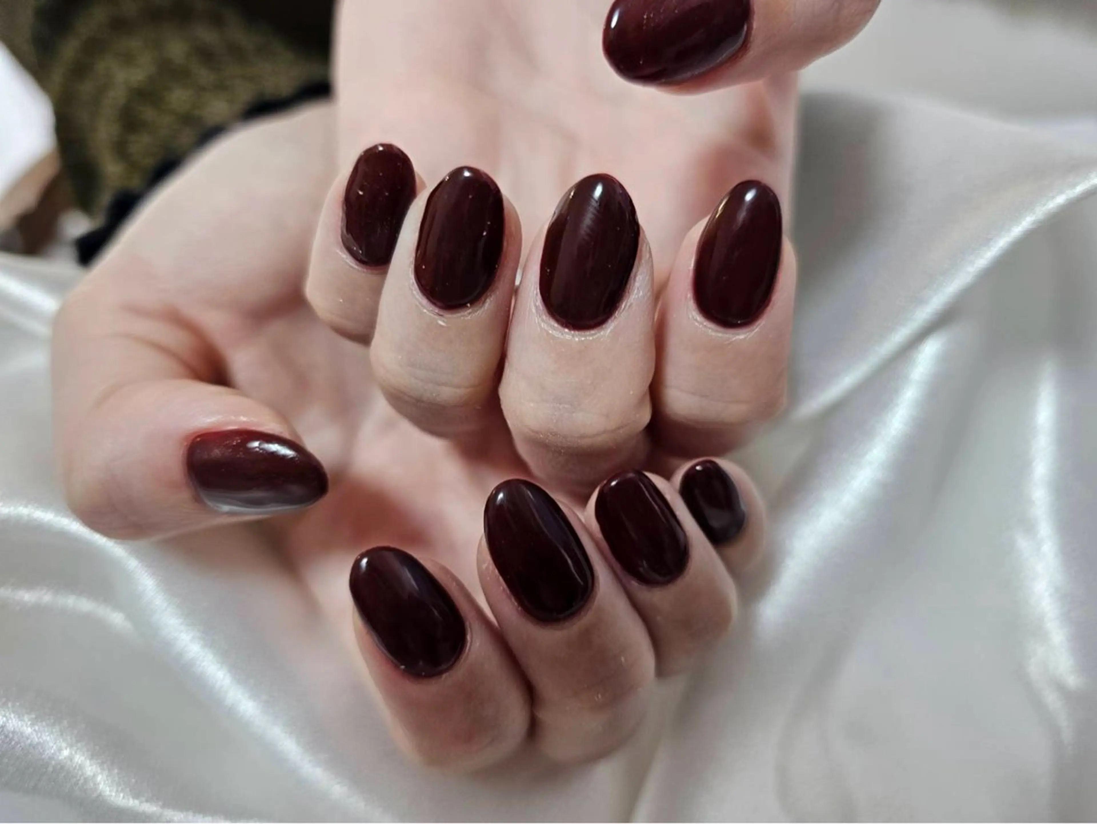 ネイル オーロラネイル ボルドー 桜ネイル フラワーネイル フットネイル ハンドネイル mogunail &blowのネイルデザイン